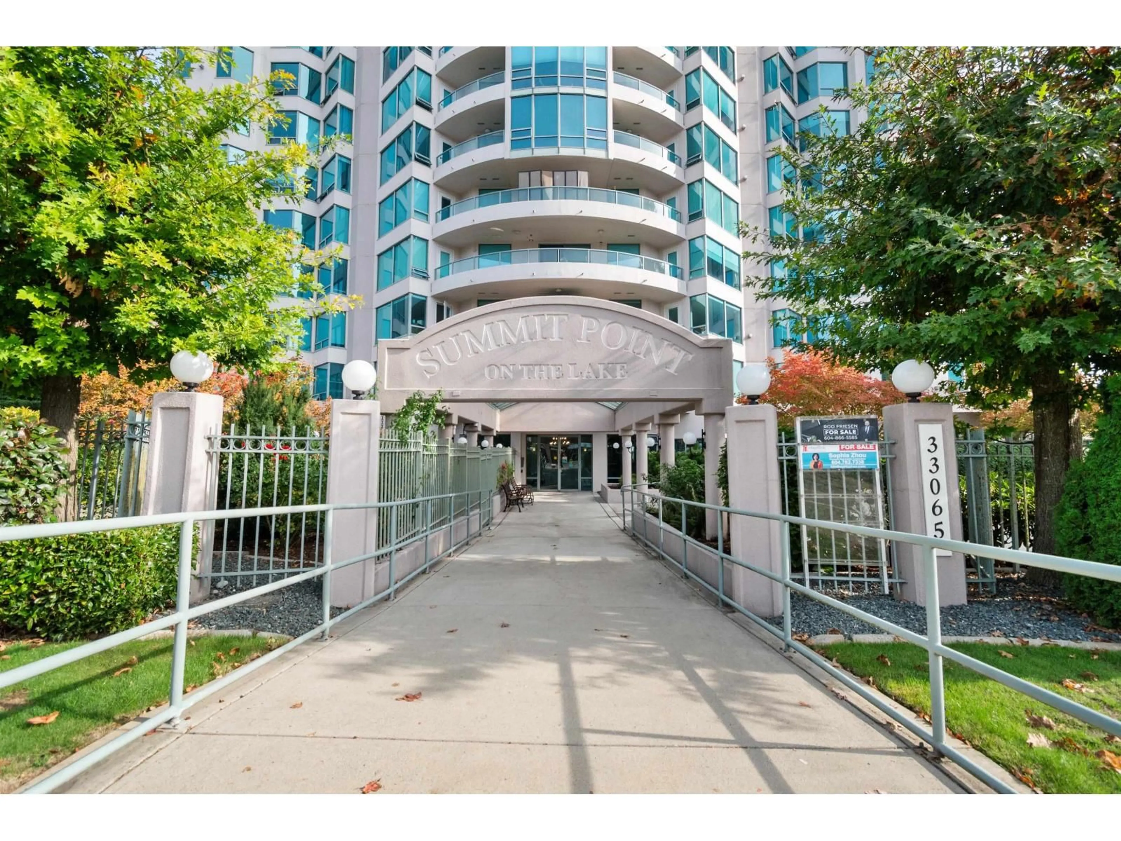 Indoor foyer for 805 - 33065 MILL LAKE ROAD, Abbotsford British Columbia V2S8E6