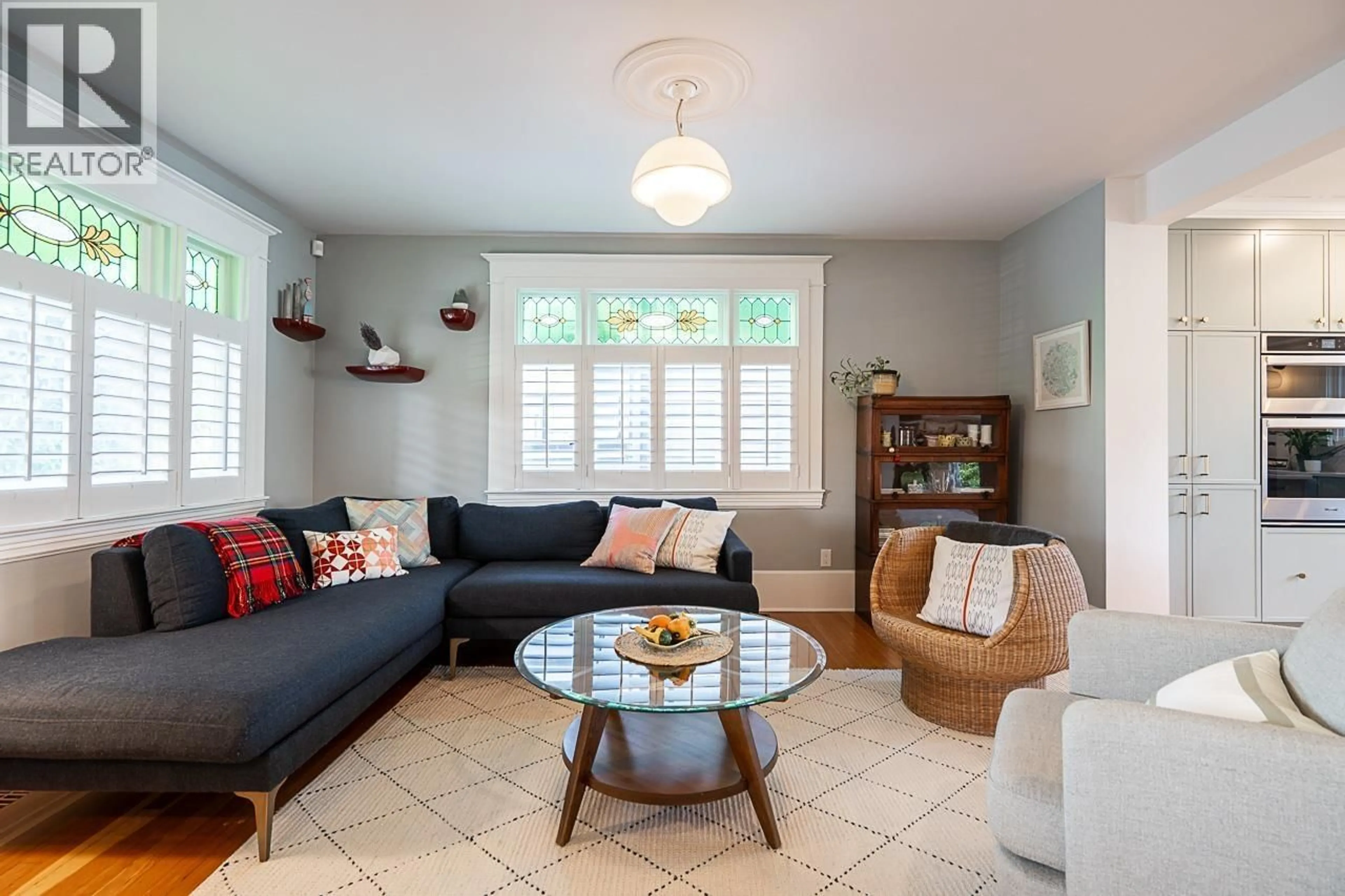 Living room with furniture, unknown for 416 6TH STREET, North Vancouver British Columbia V7M1K9
