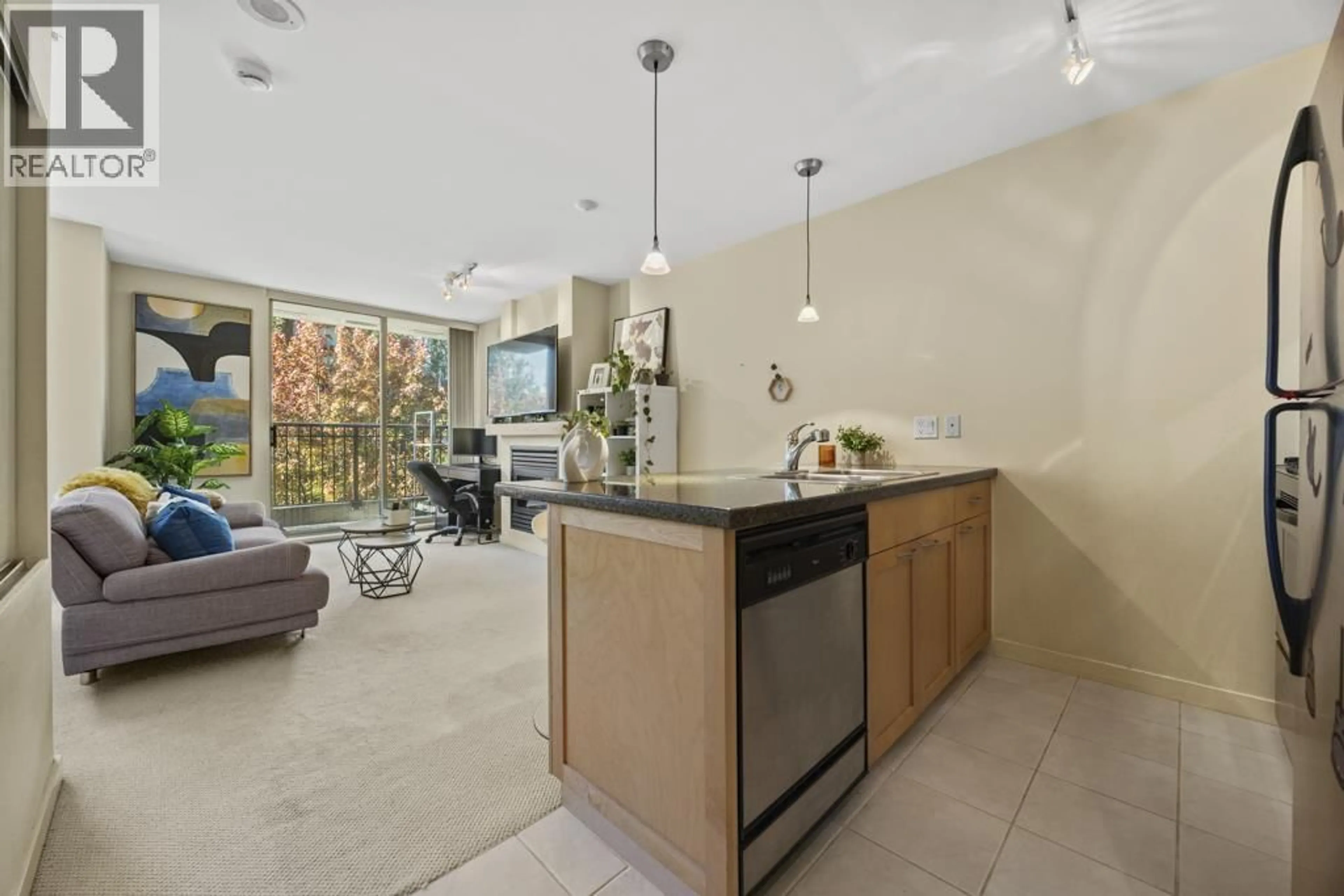 Open concept kitchen, ceramic/tile floor for 408 - 989 RICHARDS STREET, Vancouver British Columbia V6B6R6