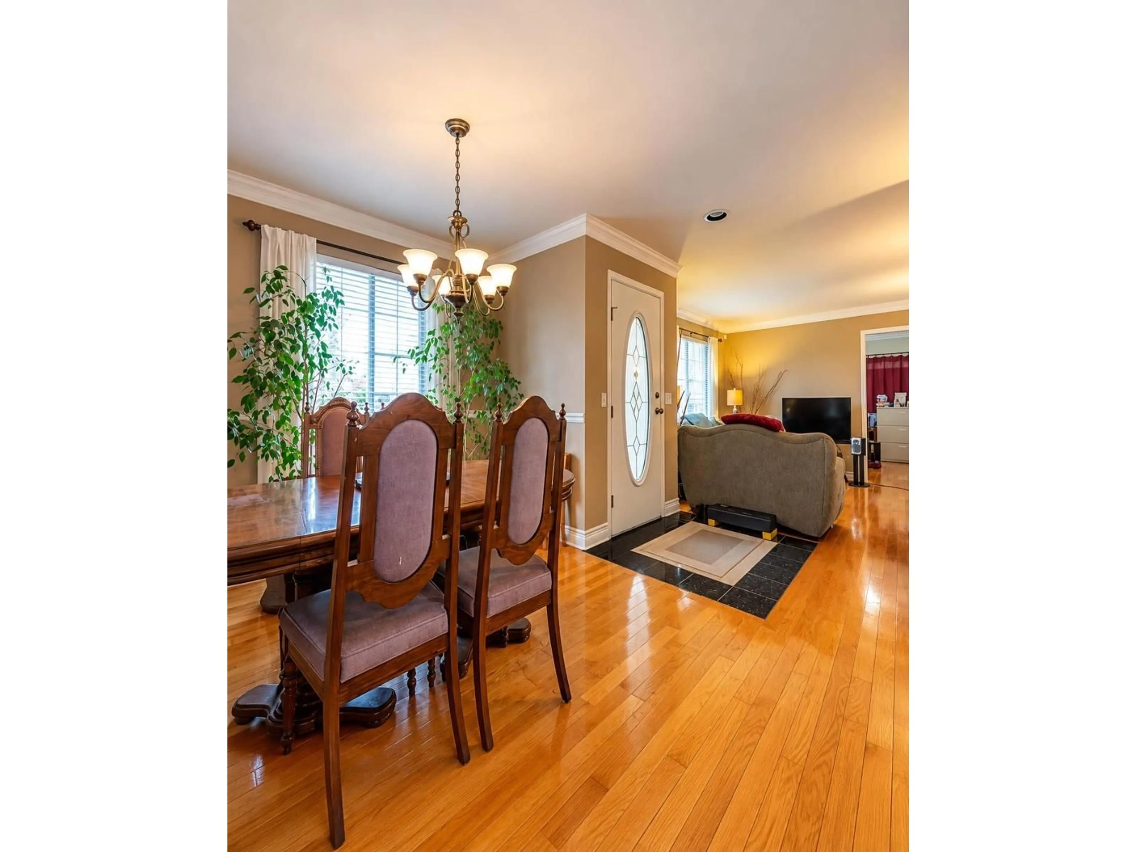 Dining room, wood/laminate floor for 16490 84A AVENUE, Surrey British Columbia V4N3G8