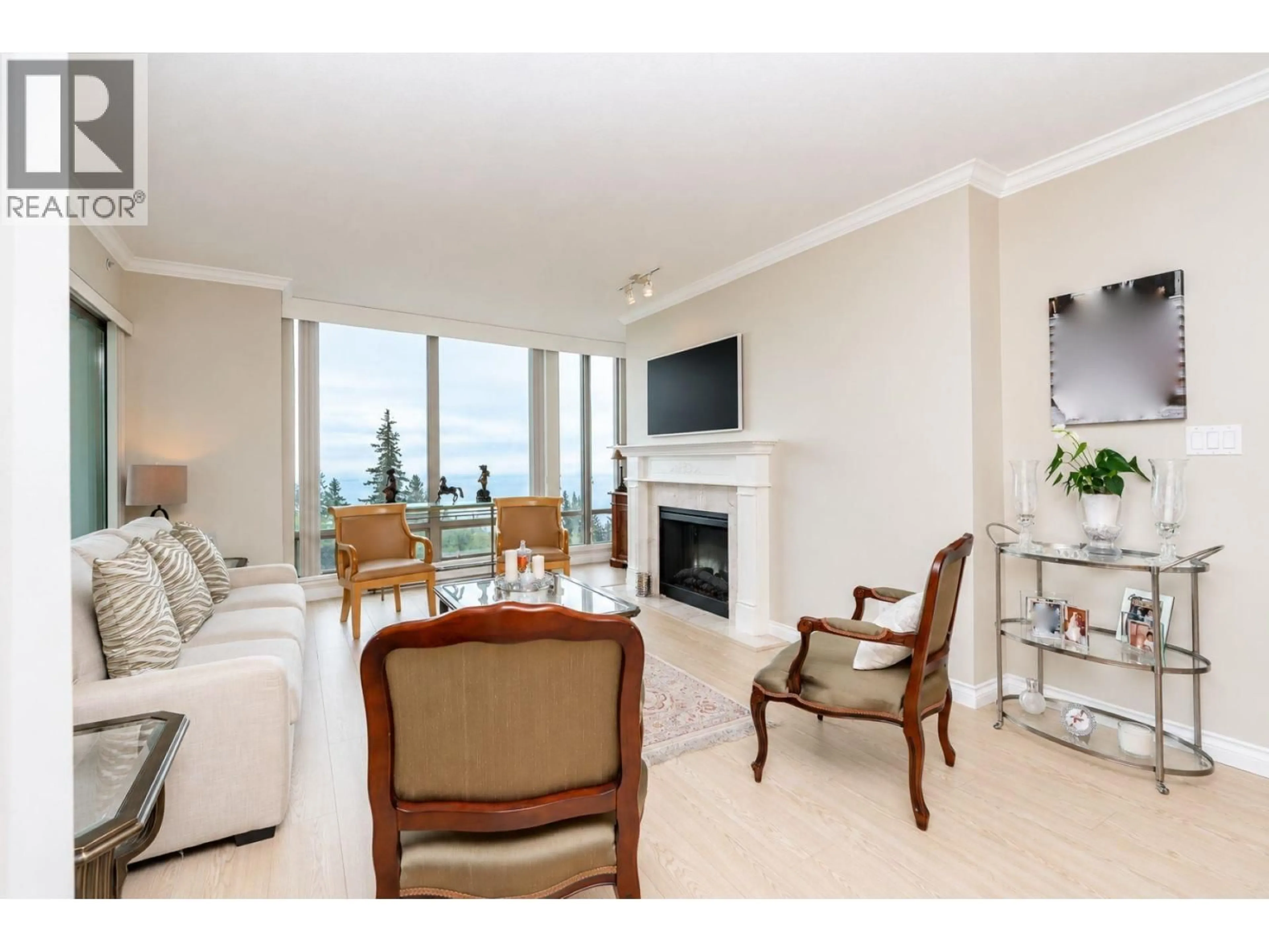 Living room with furniture, unknown for 402 - 3131 DEER RIDGE DRIVE, West Vancouver British Columbia V7S4W1