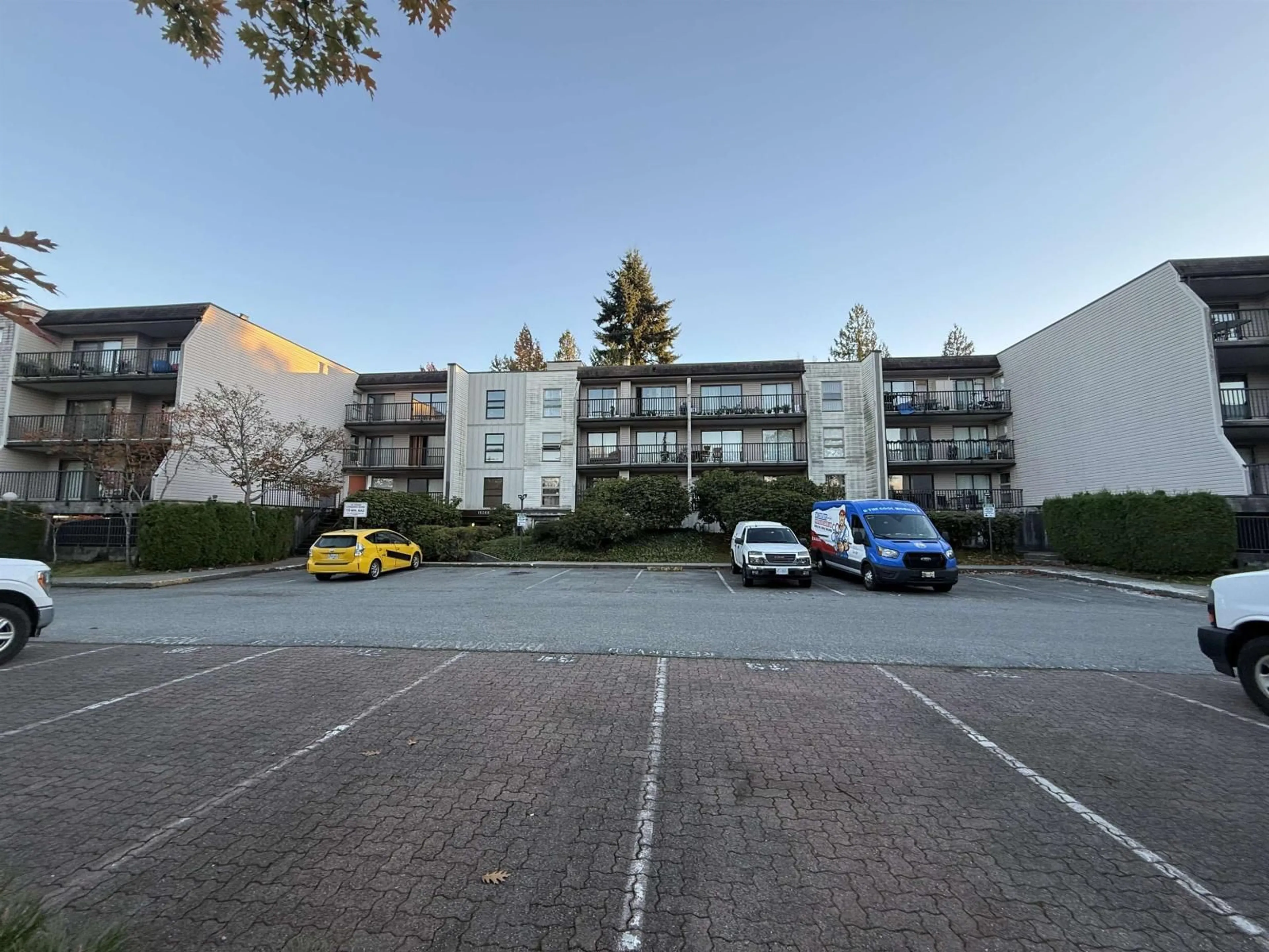 A pic from outside/outdoor area/front of a property/back of a property/a pic from drone, unknown for 317 - 15268 100 AVENUE, Surrey British Columbia V3R7V1
