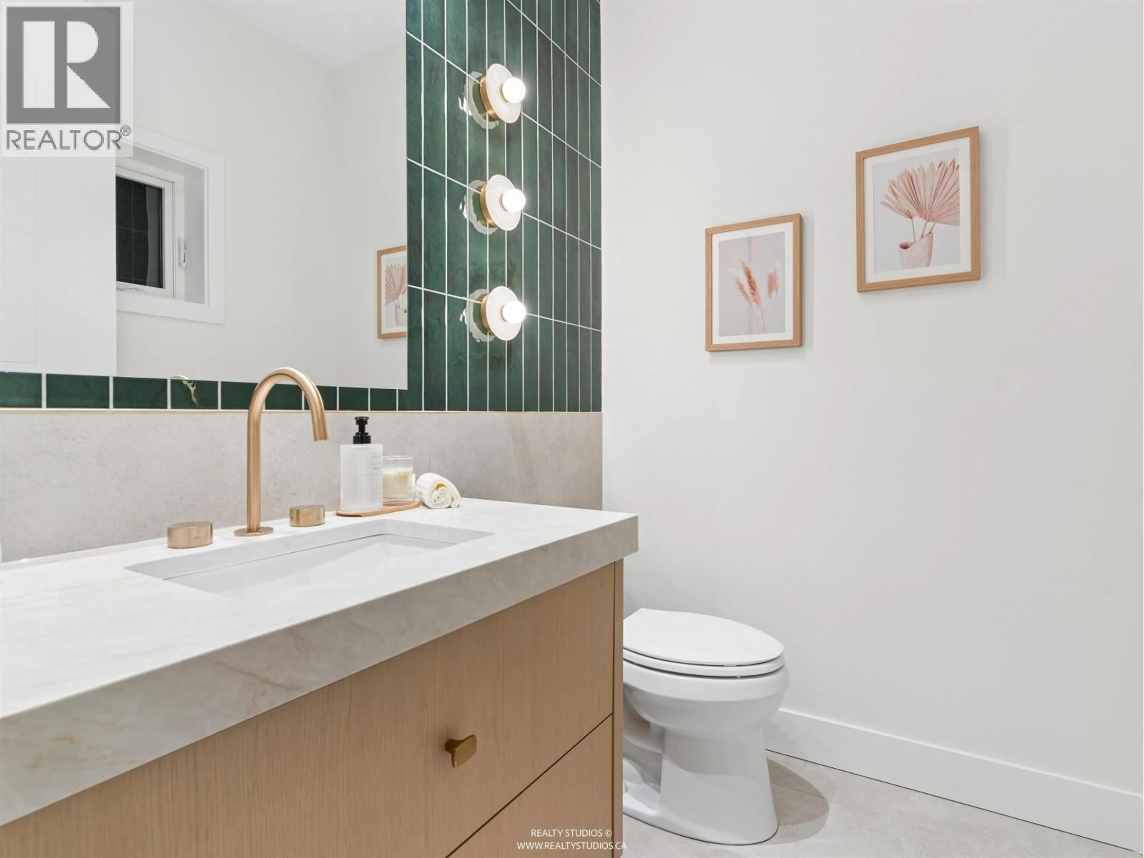Contemporary bathroom, ceramic/tile floor for 1 - 2541 2ND AVENUE, Vancouver British Columbia V5M1C7