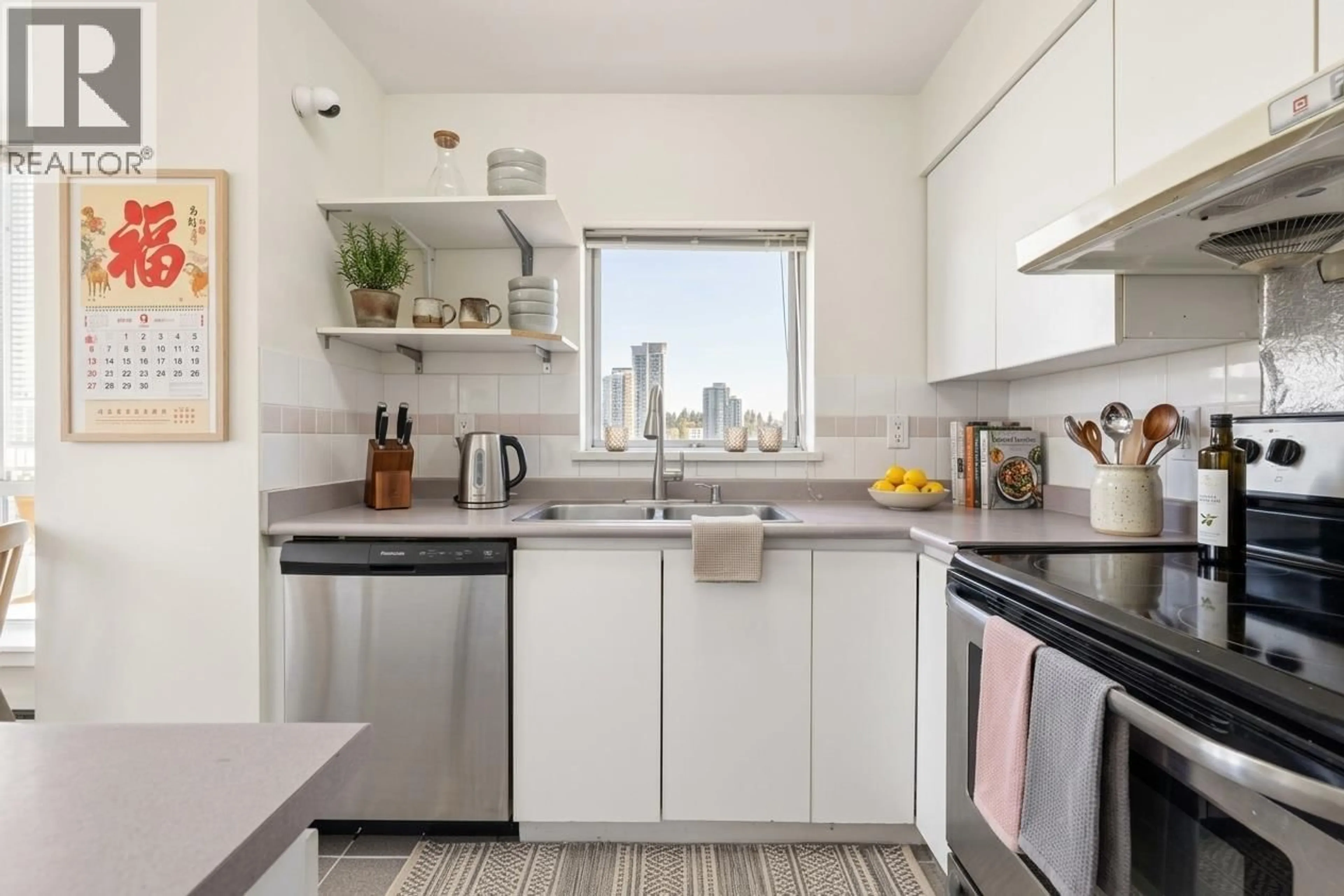 Standard kitchen, unknown for 1606 - 9633 MANCHESTER DRIVE, Burnaby British Columbia V3N4Y9