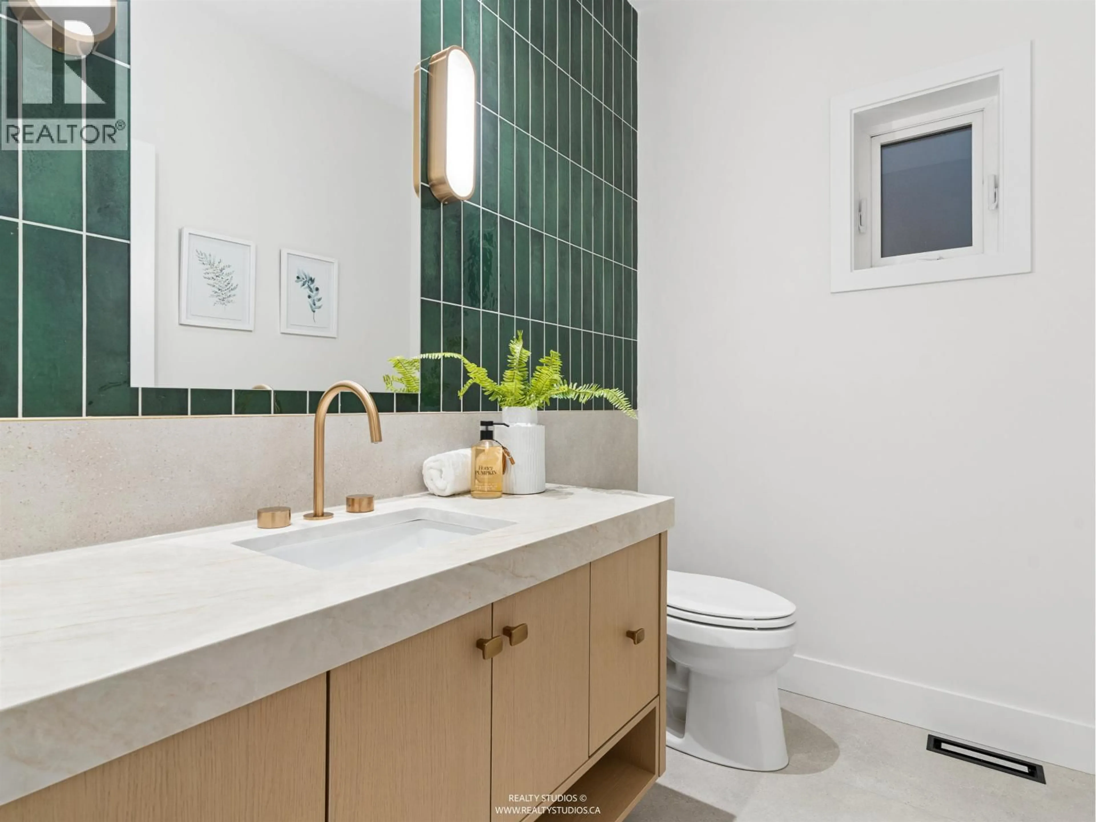 Contemporary bathroom, ceramic/tile floor for 2 - 2541 2ND AVENUE, Vancouver British Columbia V5M1C7