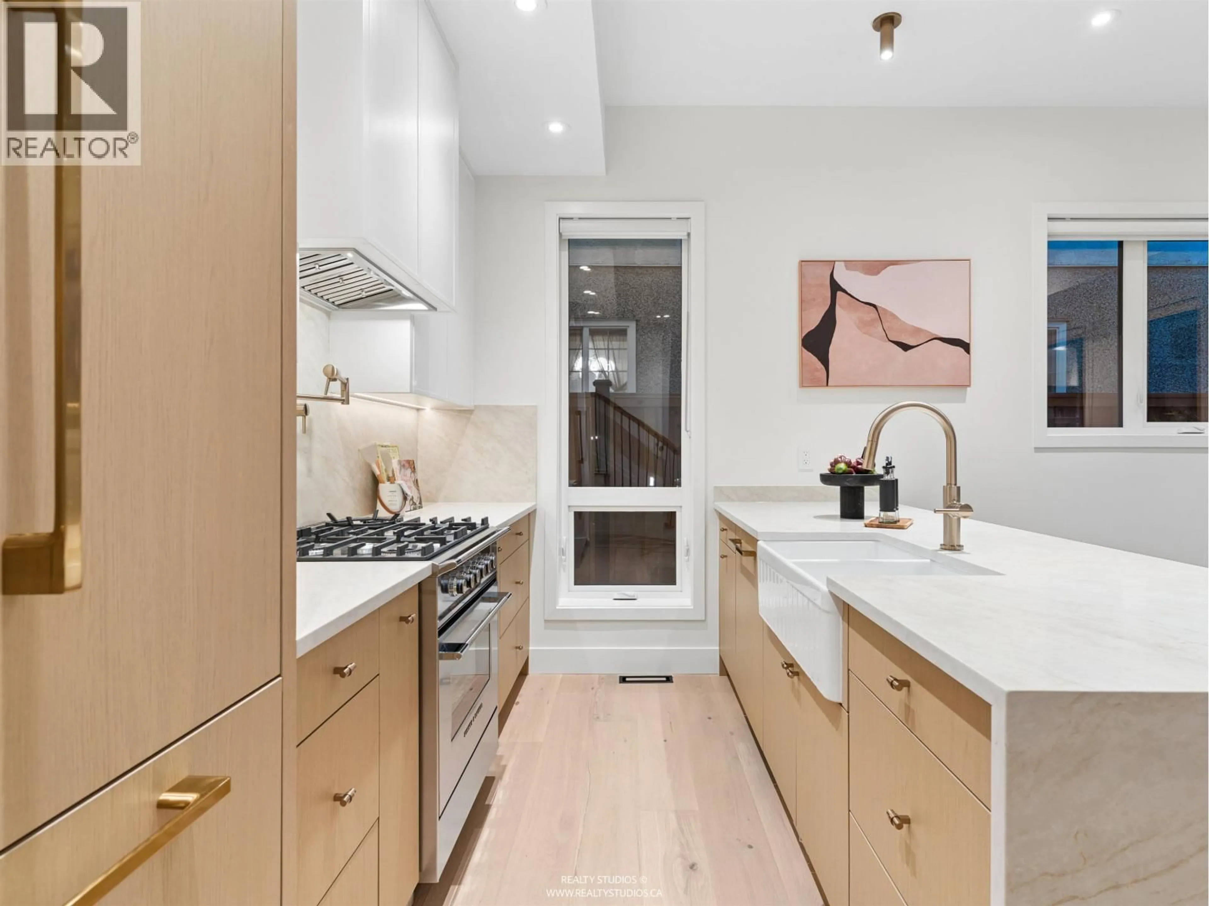 Contemporary kitchen, unknown for 2 - 2541 2ND AVENUE, Vancouver British Columbia V5M1C7