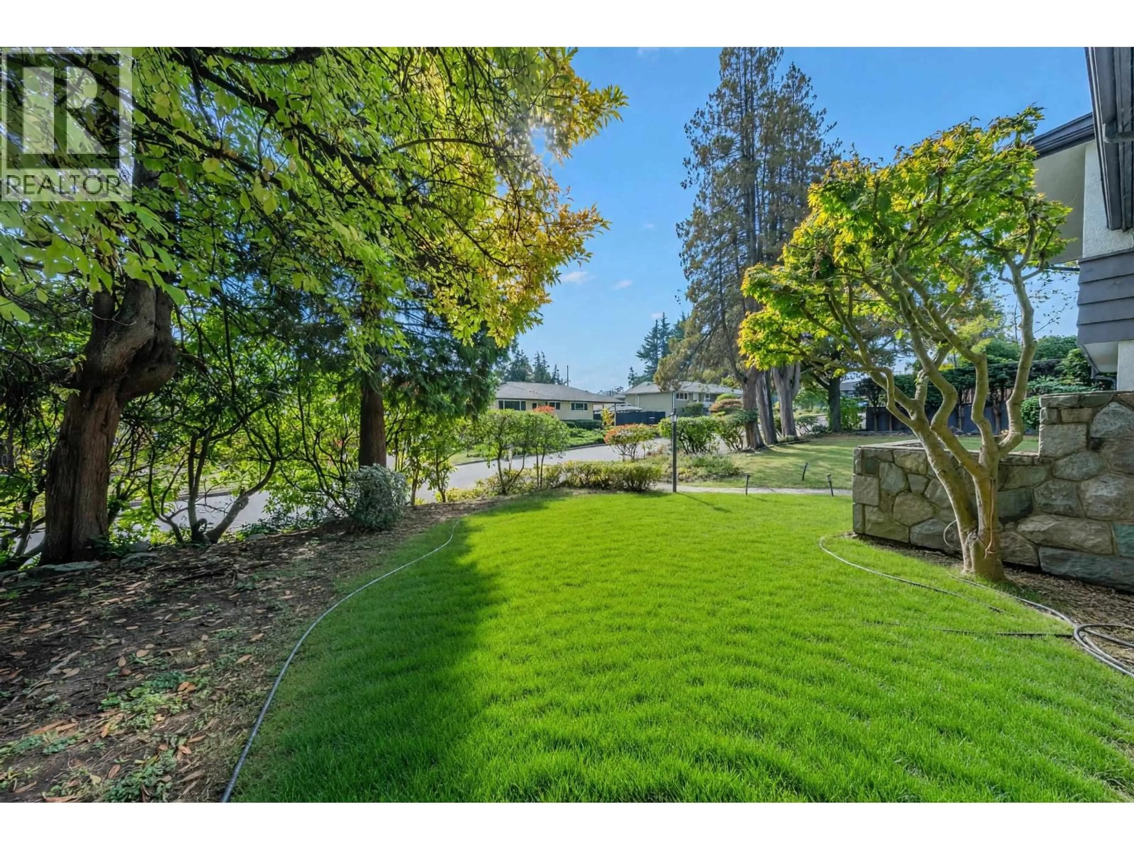 A pic from outside/outdoor area/front of a property/back of a property/a pic from drone, water/lake/river/ocean view for 8758 CREST DRIVE, Burnaby British Columbia V3N4A2
