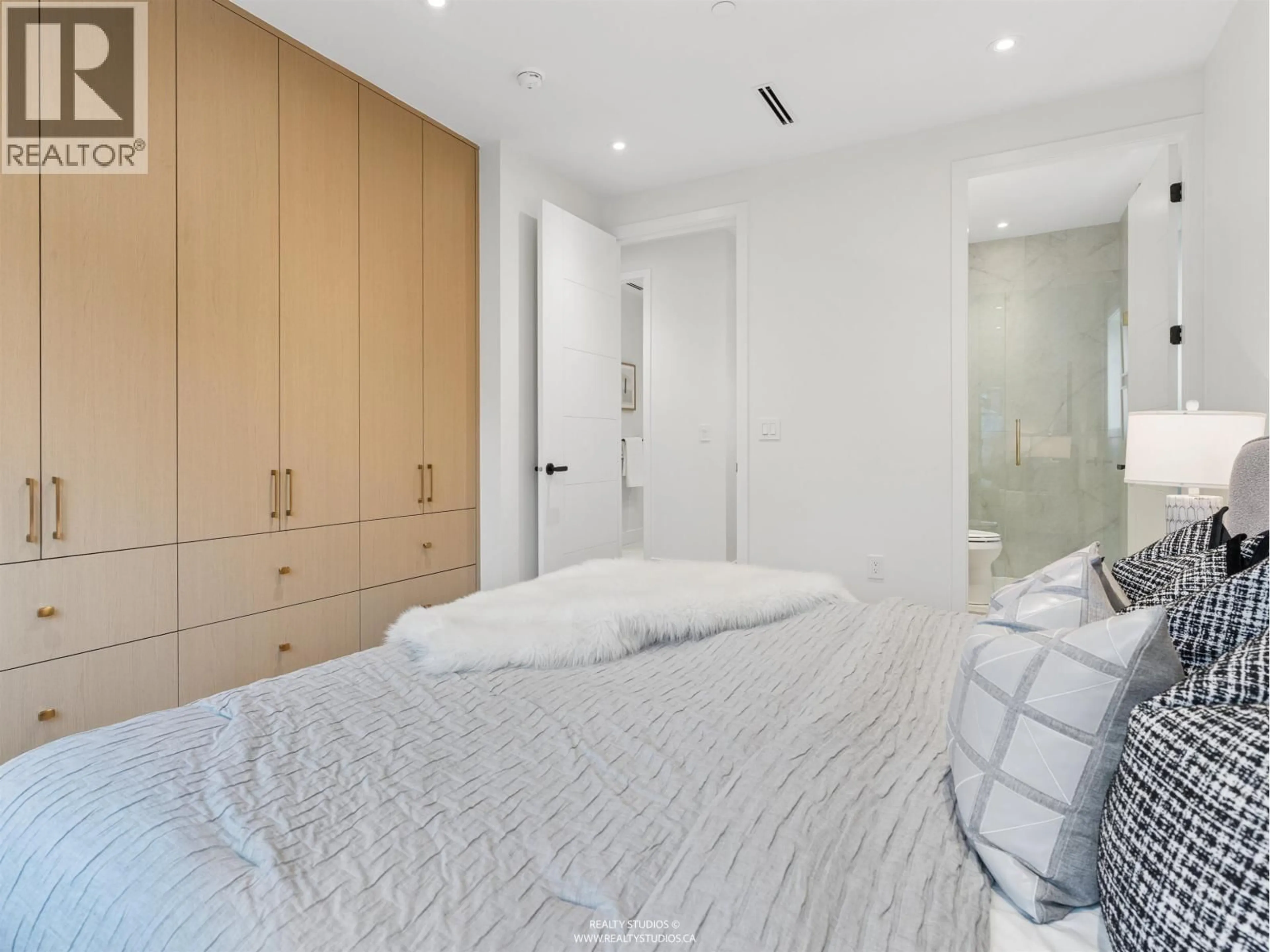 Bedroom with bed, unknown for 2543 2ND AVENUE, Vancouver British Columbia V5T4C1