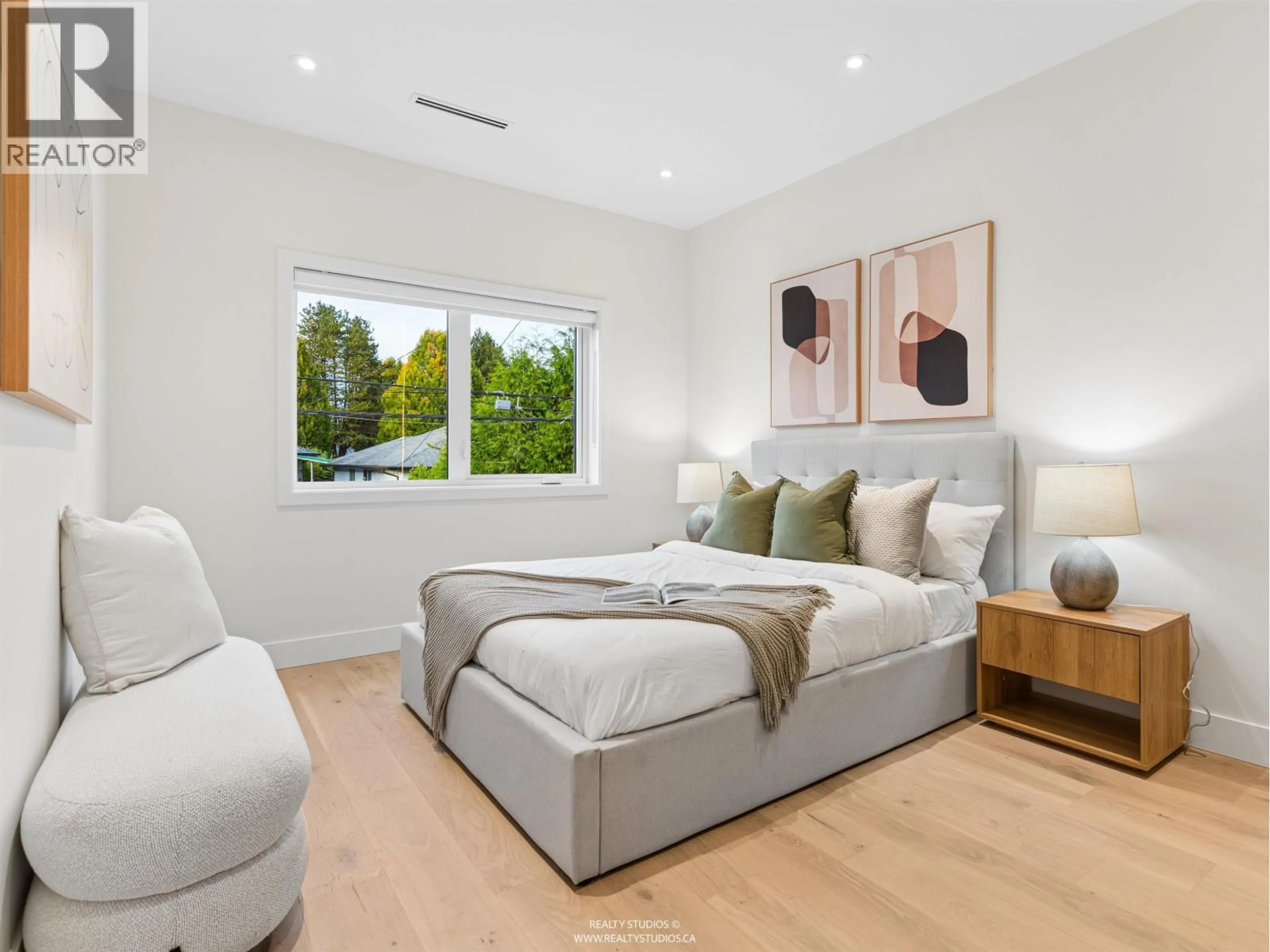 Bedroom with bed, unknown for 2543 2ND AVENUE, Vancouver British Columbia V5T4C1
