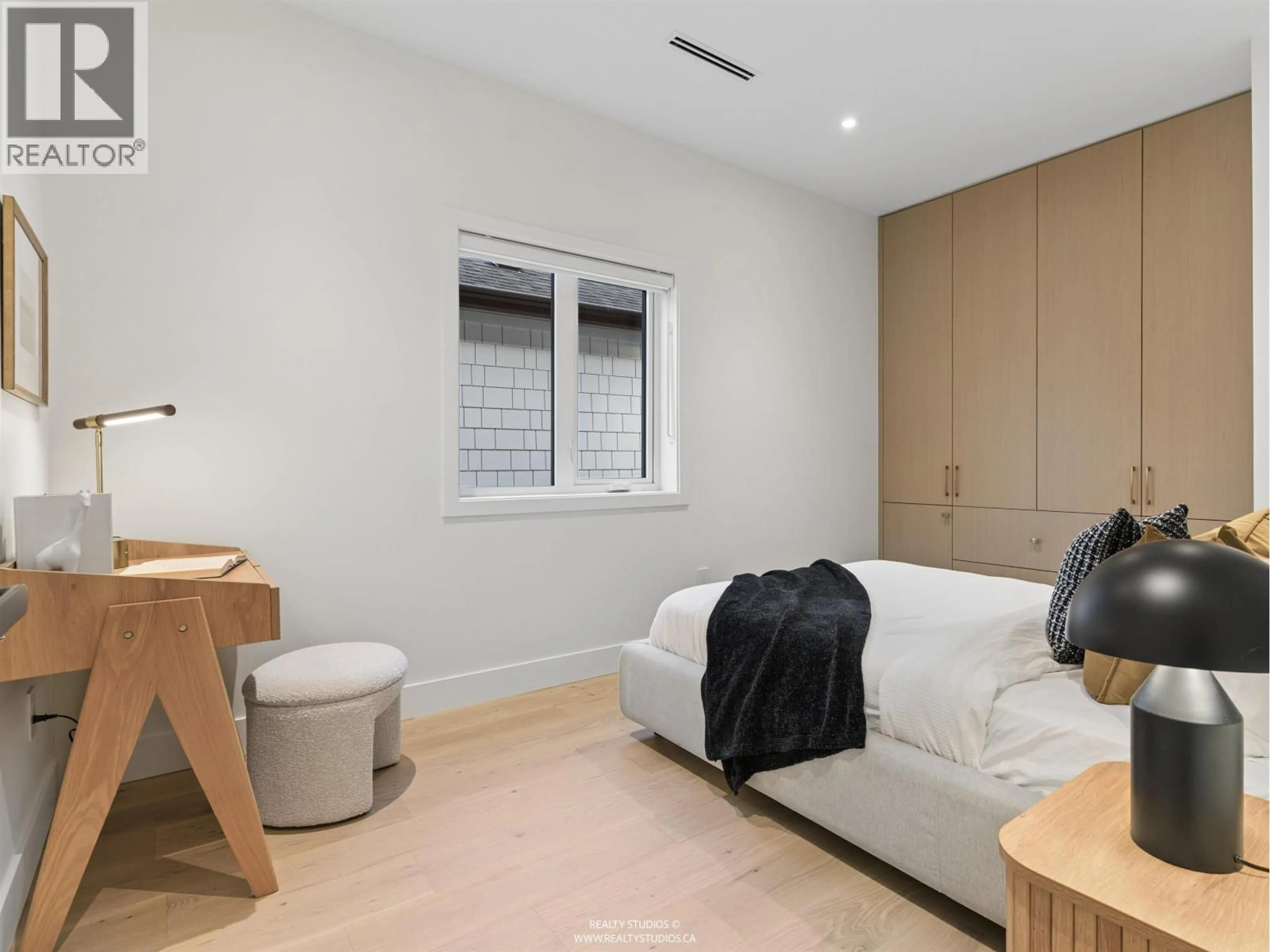 A pic of a room for 2543 2ND AVENUE, Vancouver British Columbia V5T4C1