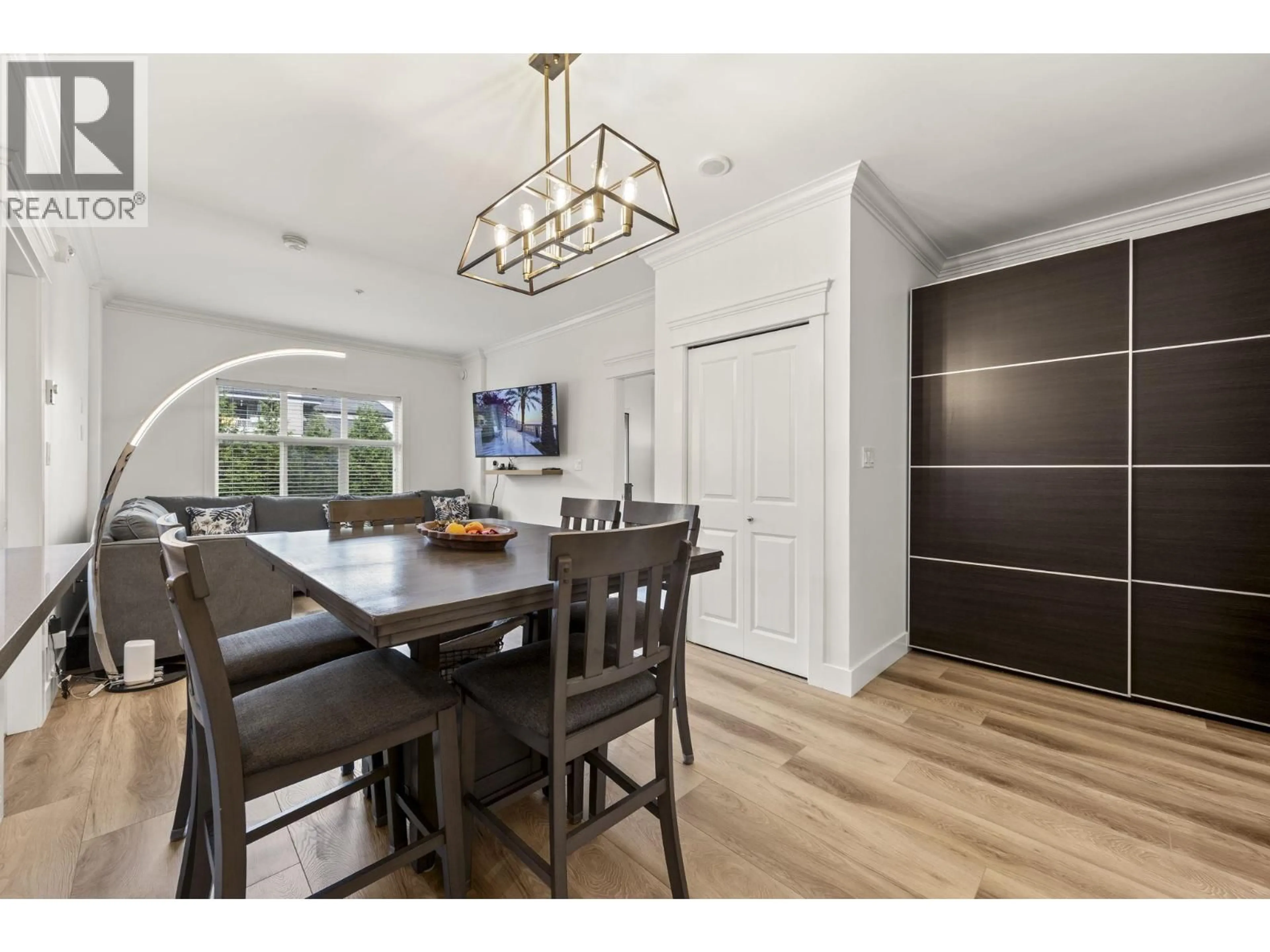 Unknown for 304 - 2389 HAWTHORNE AVENUE, Port Coquitlam British Columbia V3C0T2