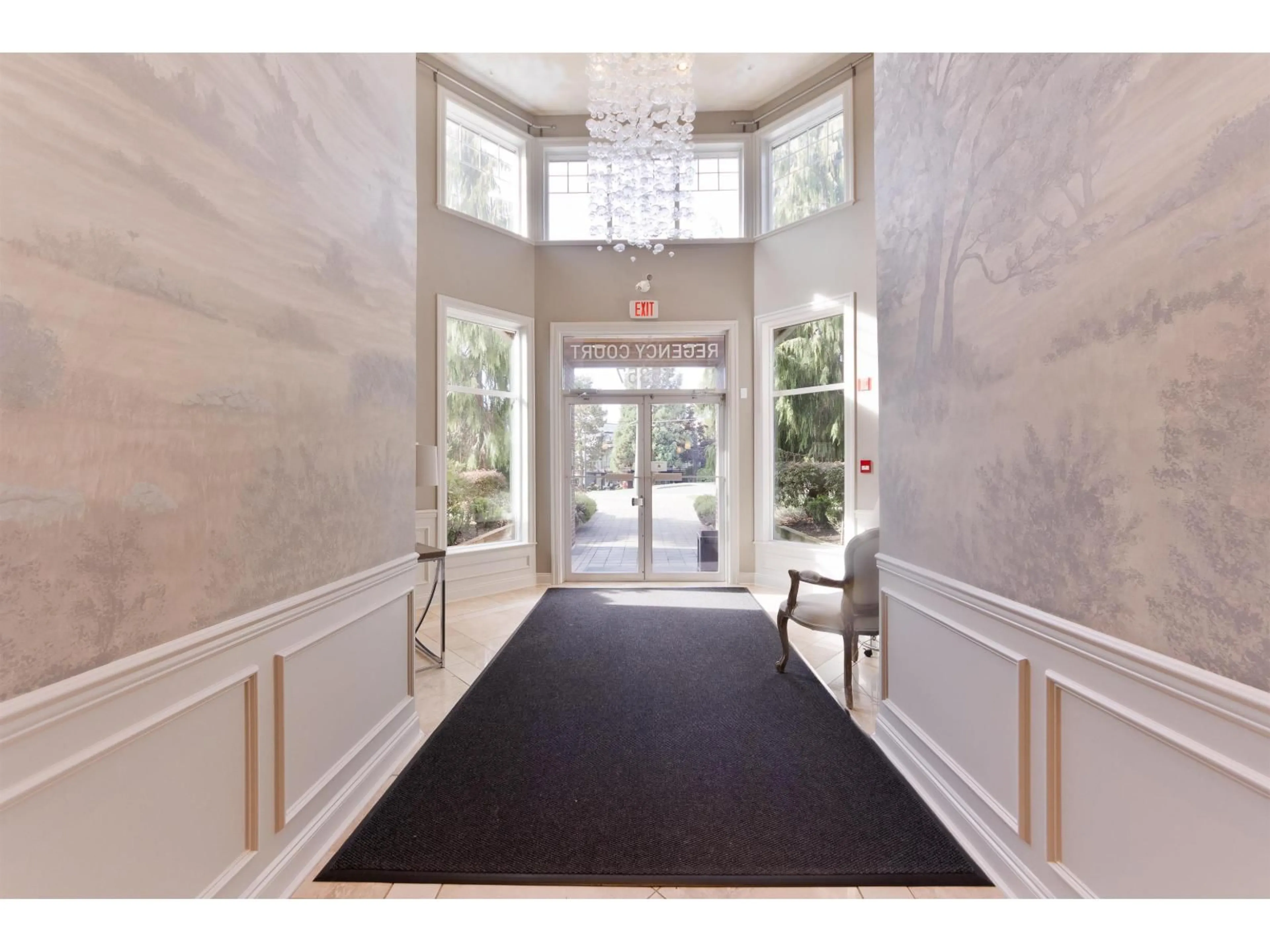 Indoor foyer for 306 - 15357 ROPER AVENUE, White Rock British Columbia V4B2G2