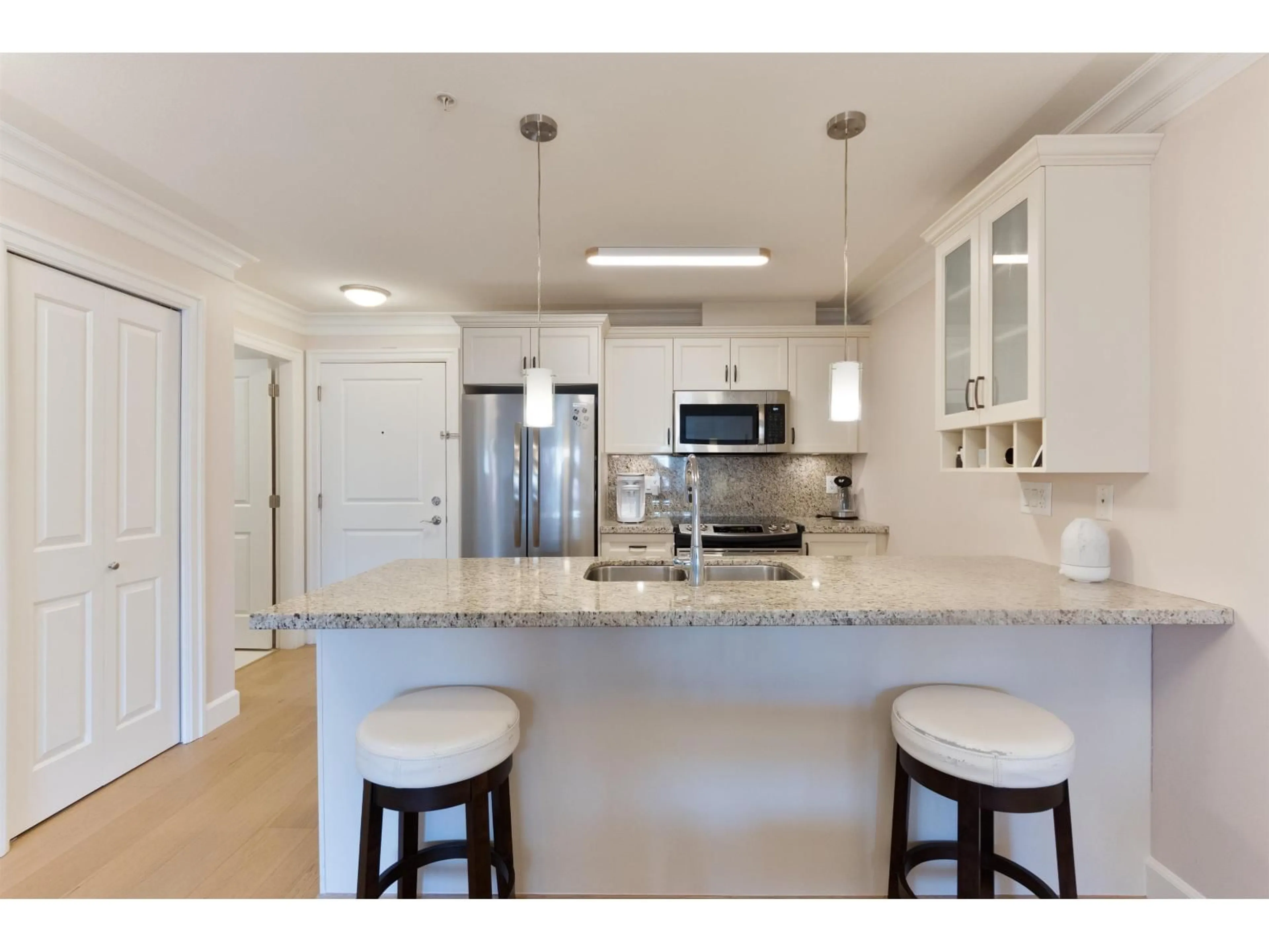 Unknown for 306 - 15357 ROPER AVENUE, White Rock British Columbia V4B2G2