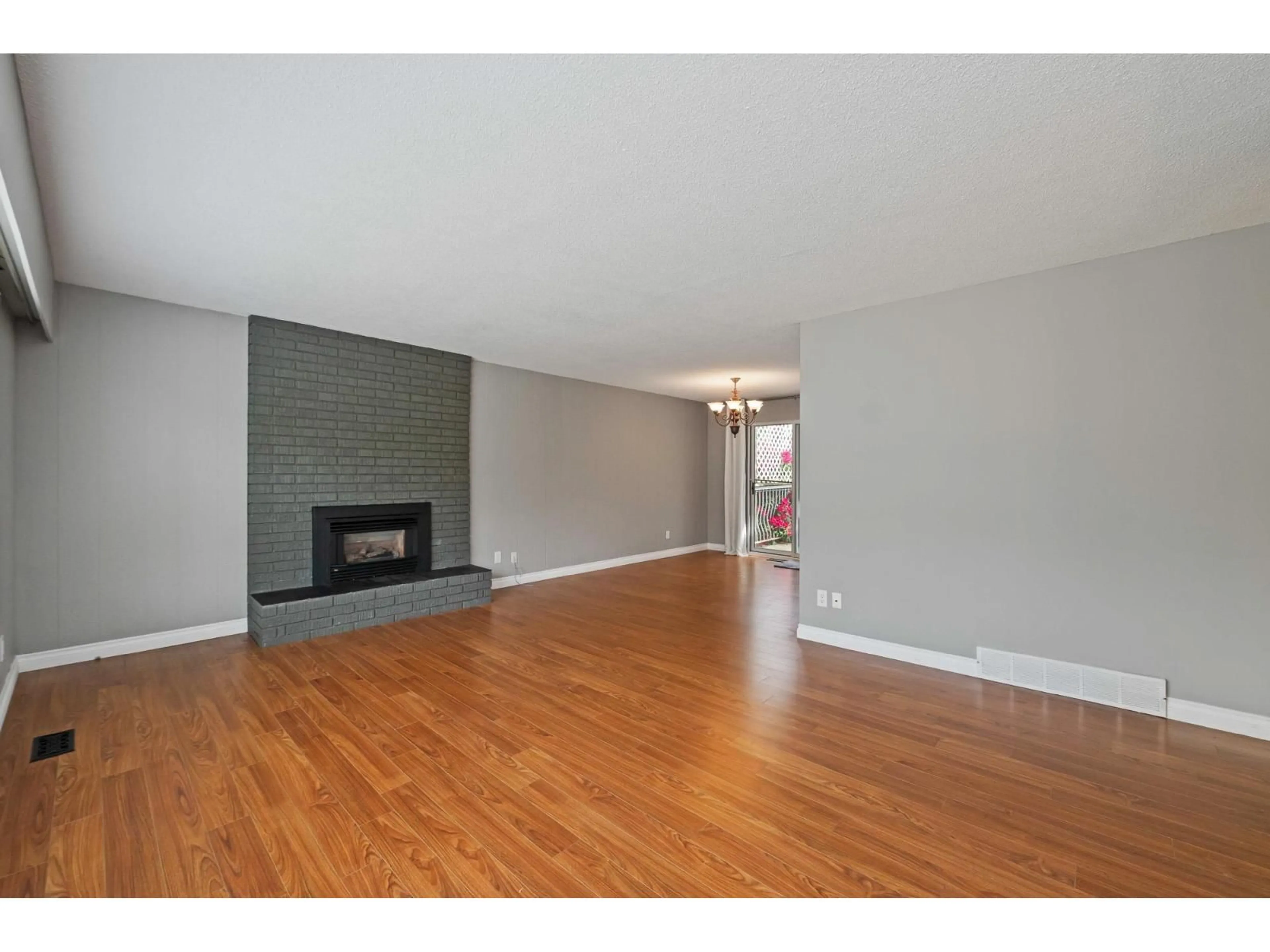 A pic of a room for 32724 MCRAE AVENUE, Mission British Columbia V2V2L9