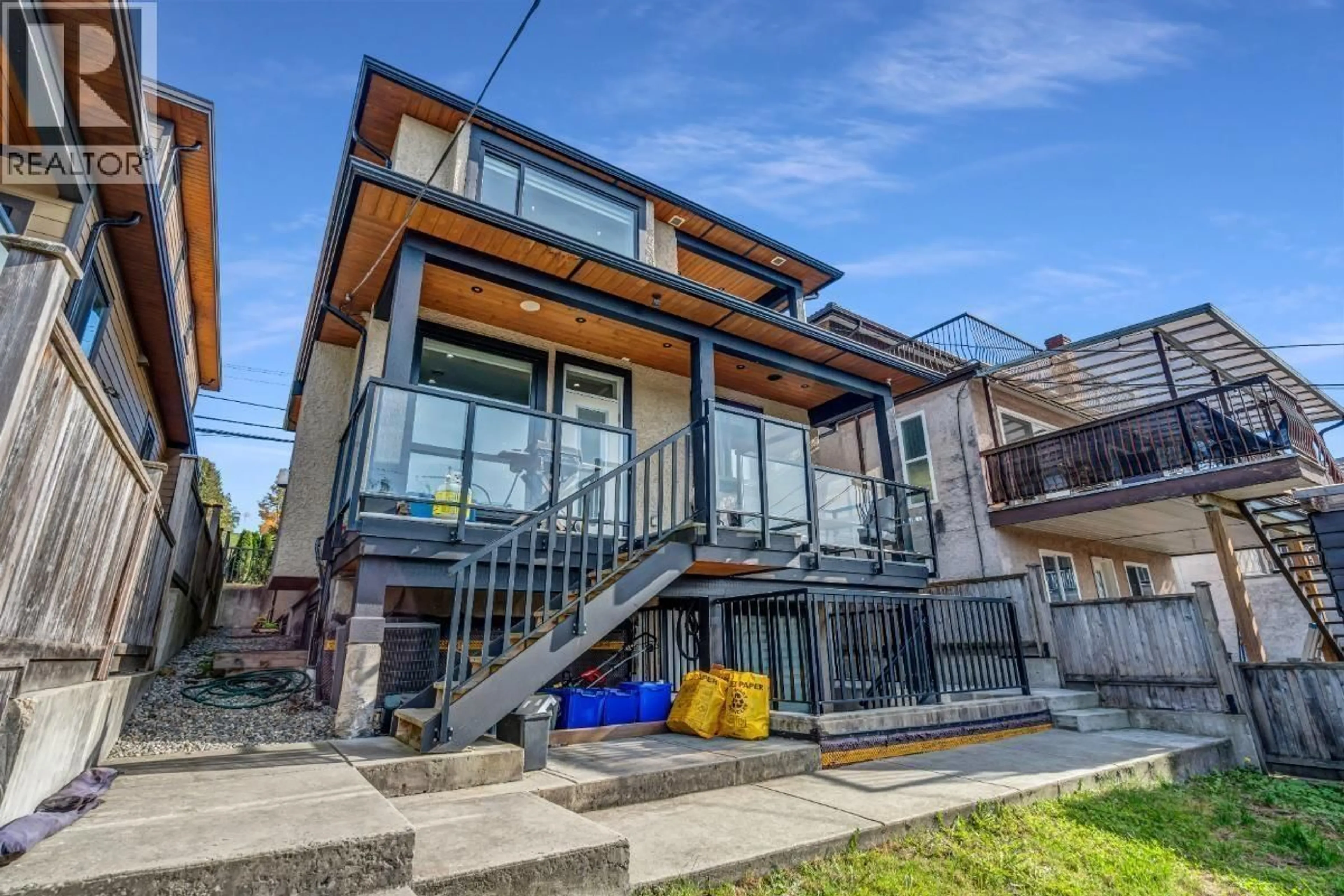 Unknown for 175 DELTA AVENUE, Burnaby British Columbia V5B3C6