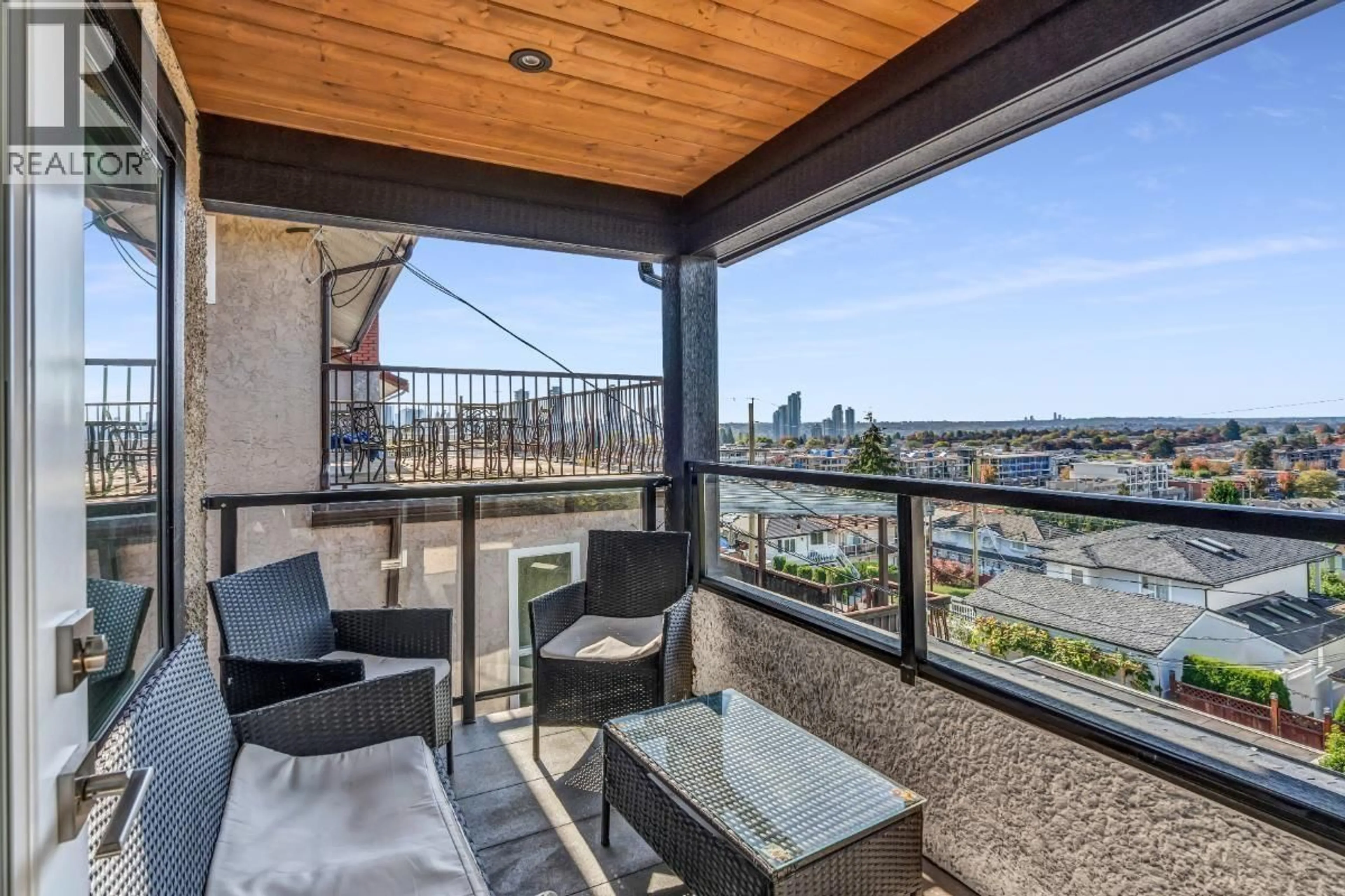 Patio, water/lake/river/ocean view for 175 DELTA AVENUE, Burnaby British Columbia V5B3C6