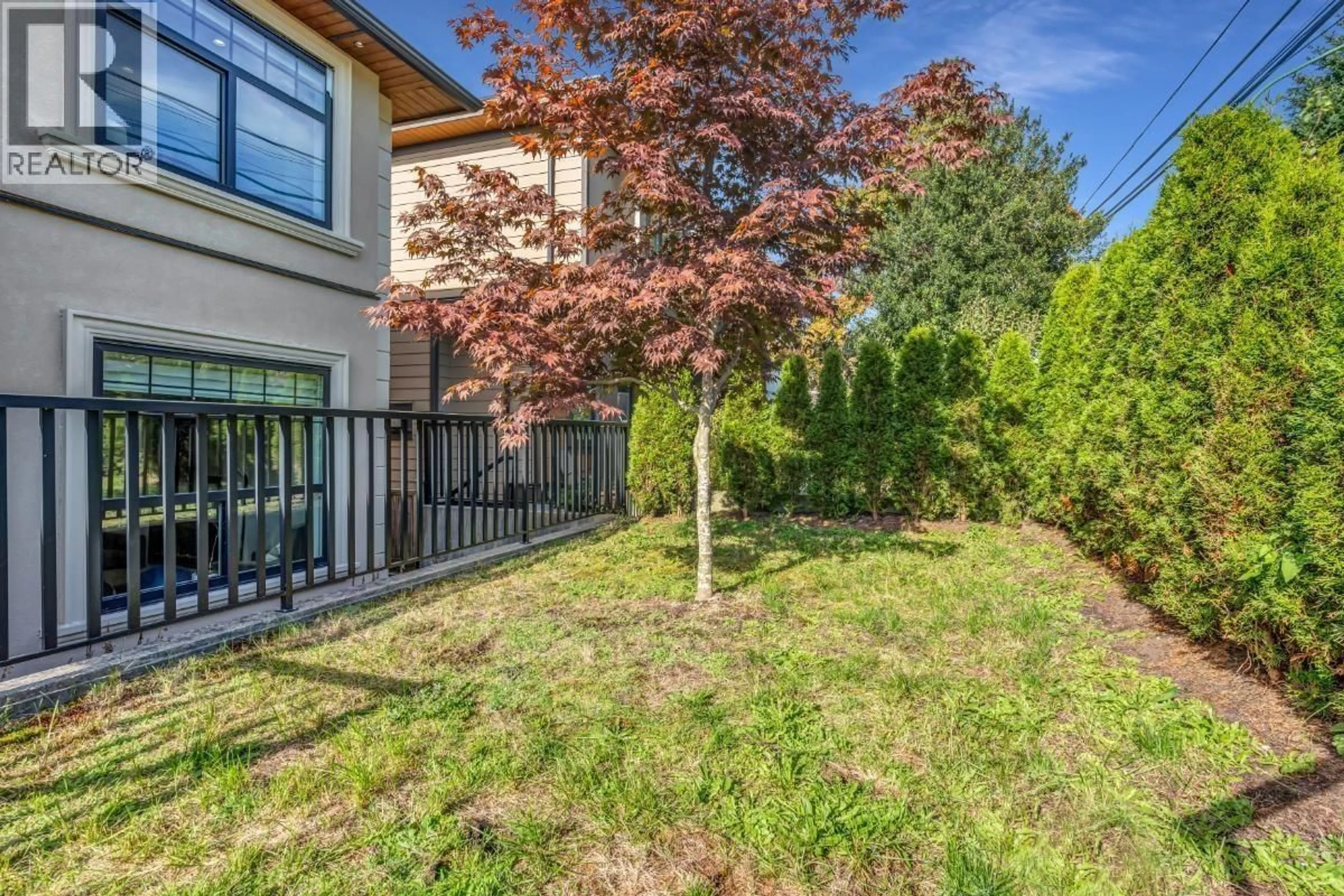 Patio, street for 175 DELTA AVENUE, Burnaby British Columbia V5B3C6