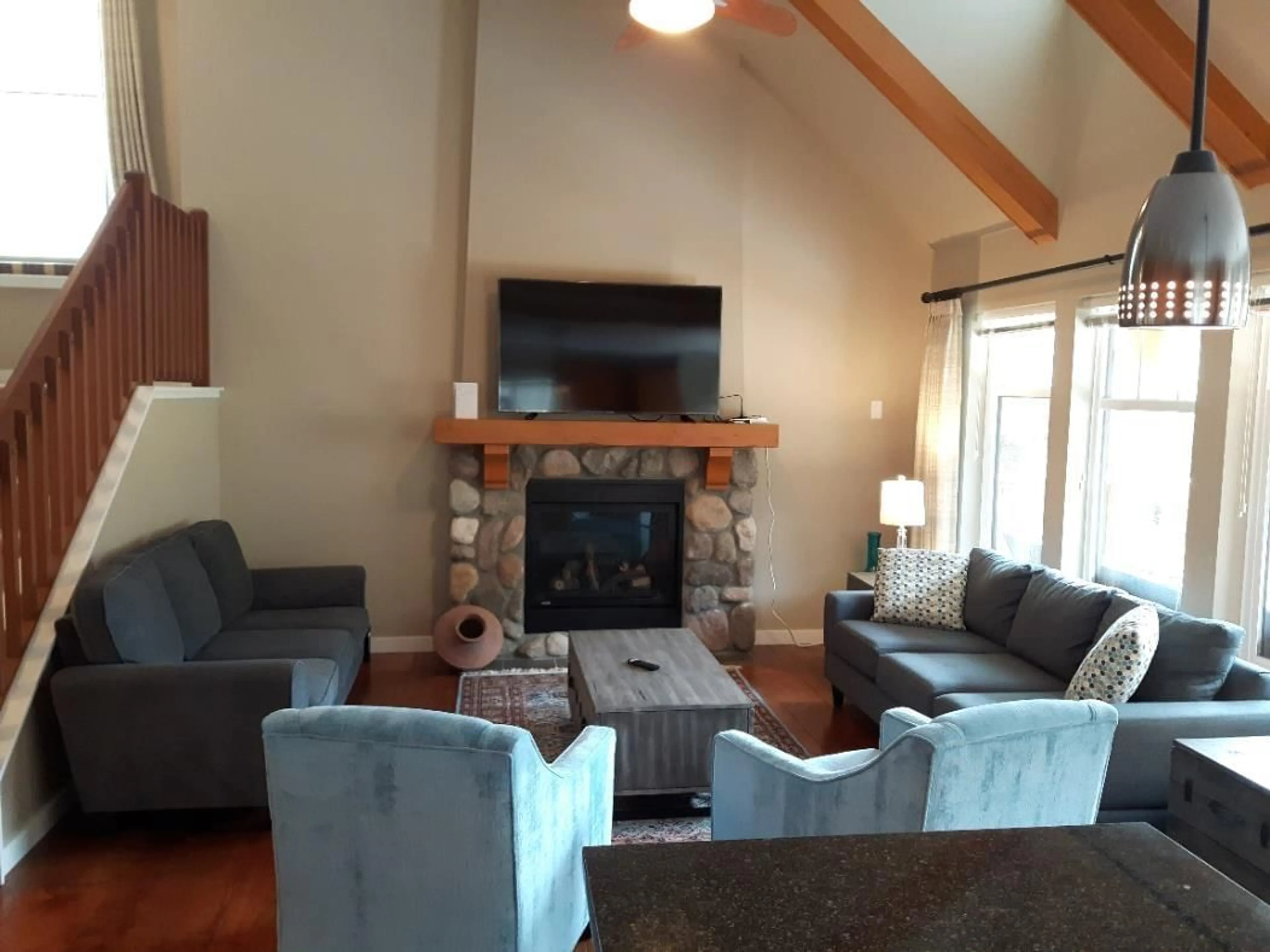 Living room with furniture, wood/laminate floor for 1856 HUCKLEBERRY BEND, Lindell Beach British Columbia V2R0E1