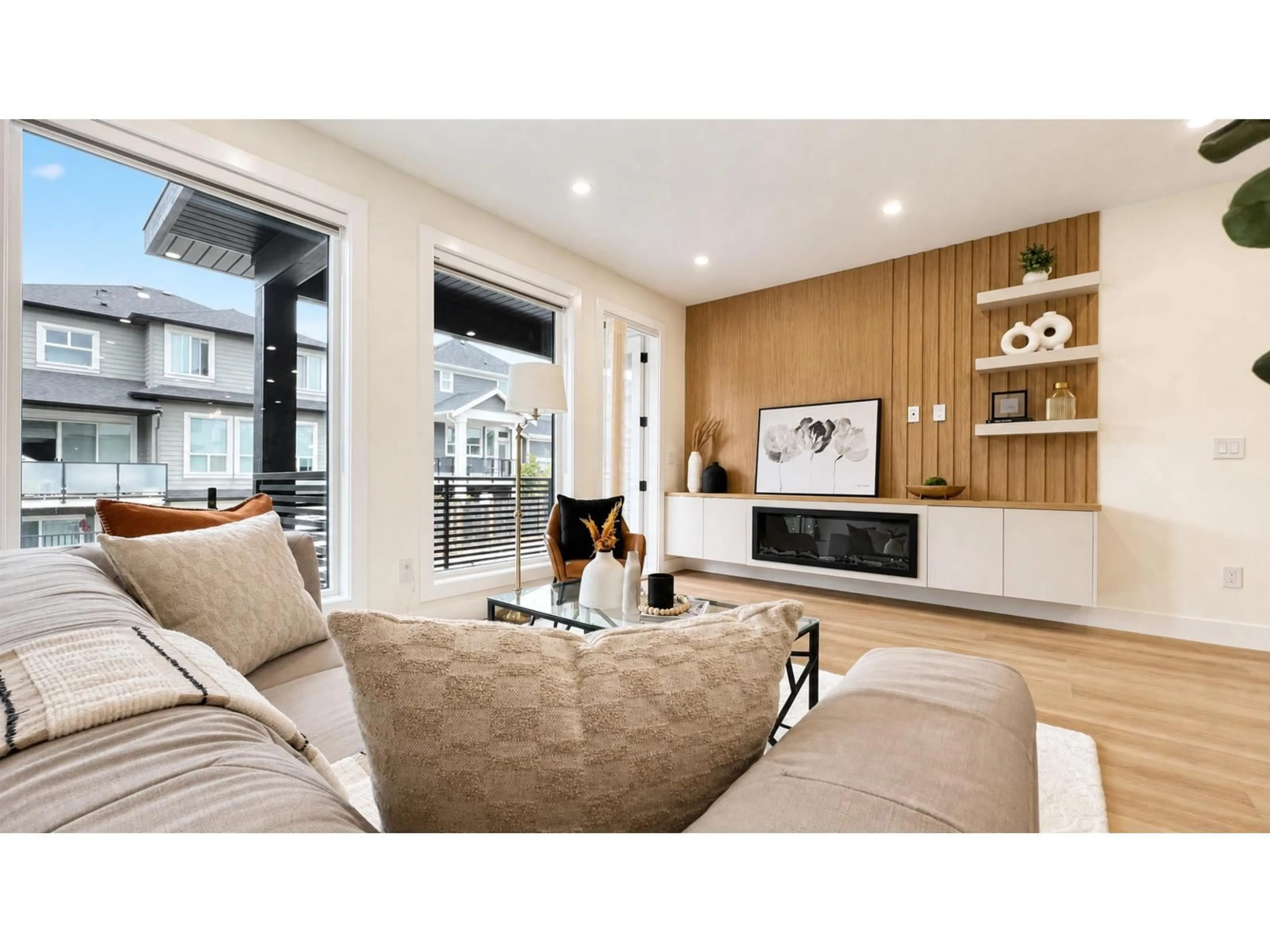 Living room with furniture, wood/laminate floor for 16521 20 AVENUE, Surrey British Columbia V3Z0X6