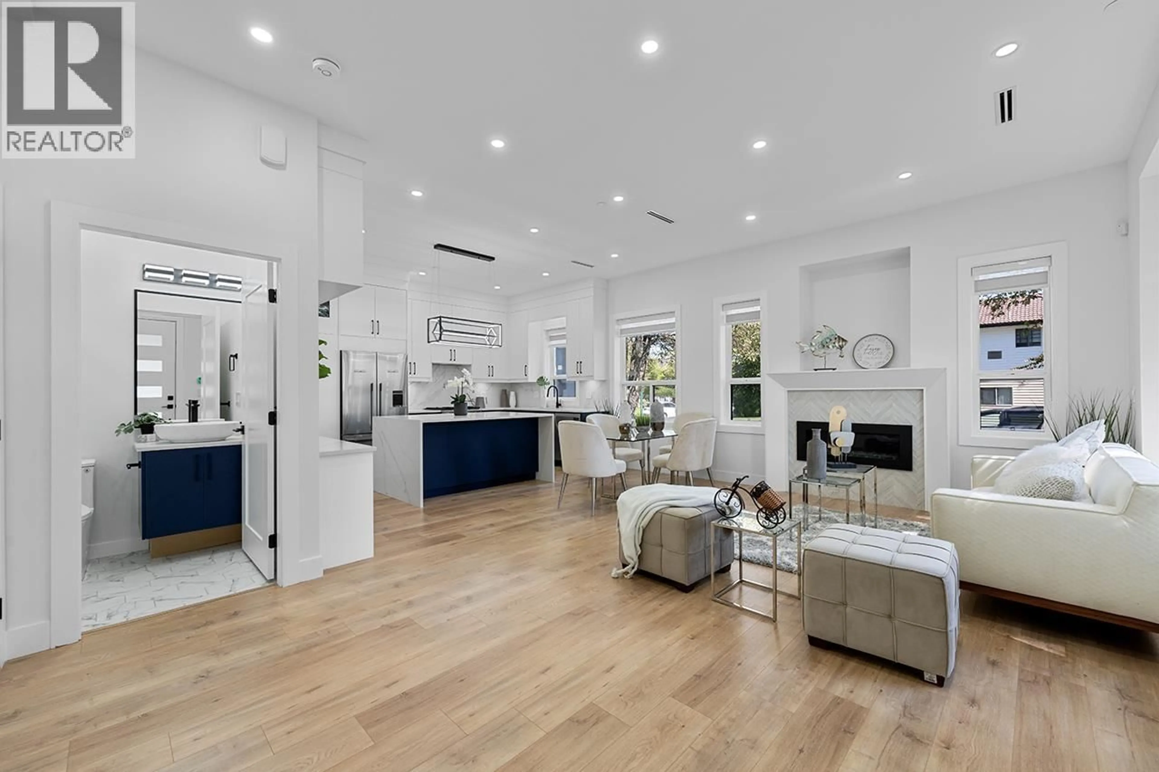 Open concept kitchen, unknown for 2995 17TH AVENUE, Vancouver British Columbia V5M2N4