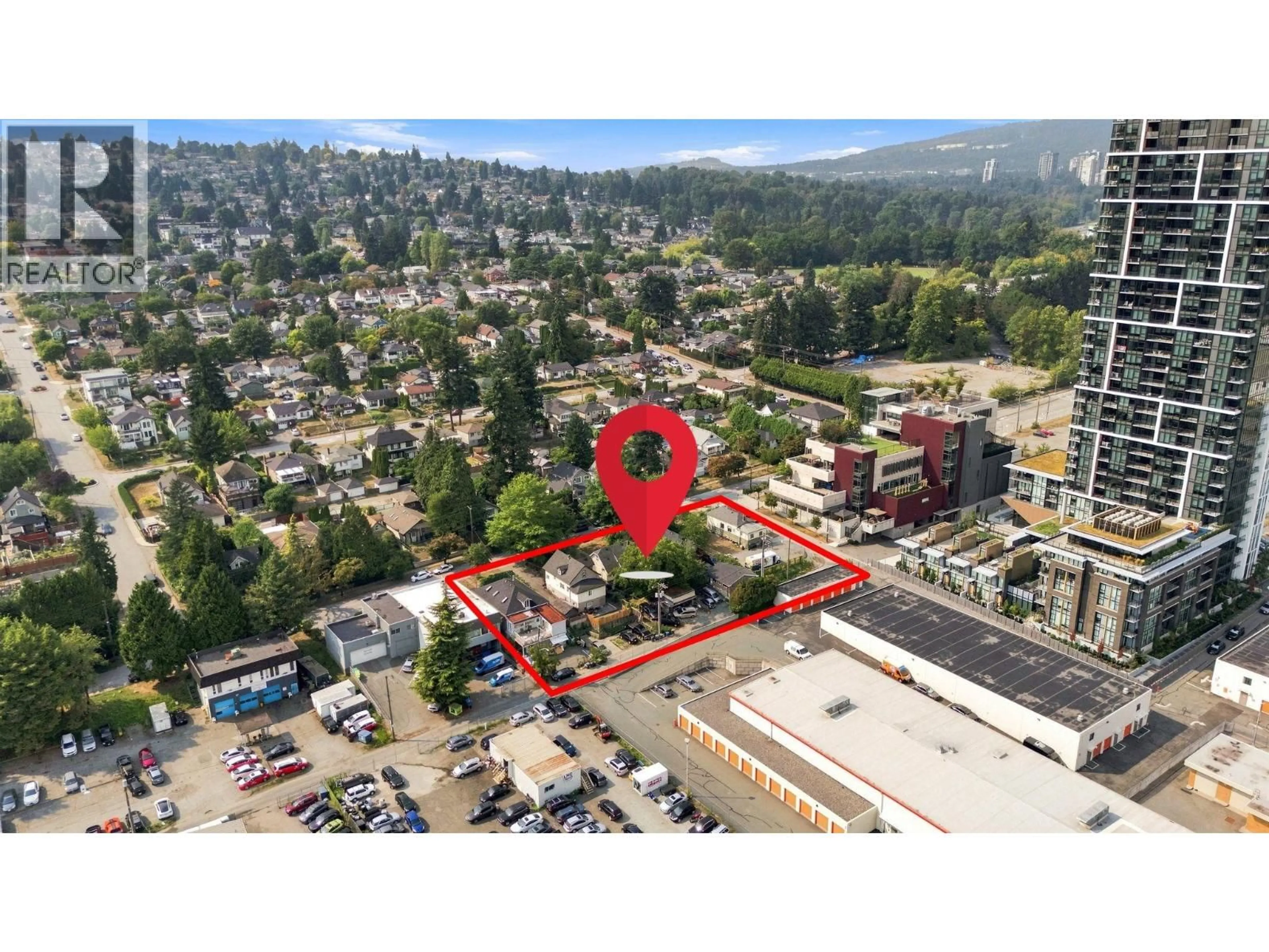 A pic from outside/outdoor area/front of a property/back of a property/a pic from drone, unknown for 452 ROUSSEAU STREET, New Westminster British Columbia V3L3R3