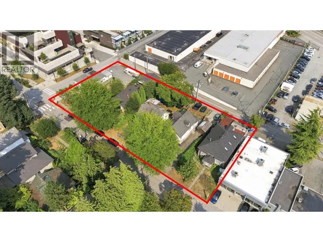 452 ROUSSEAU STREET, New Westminster 4