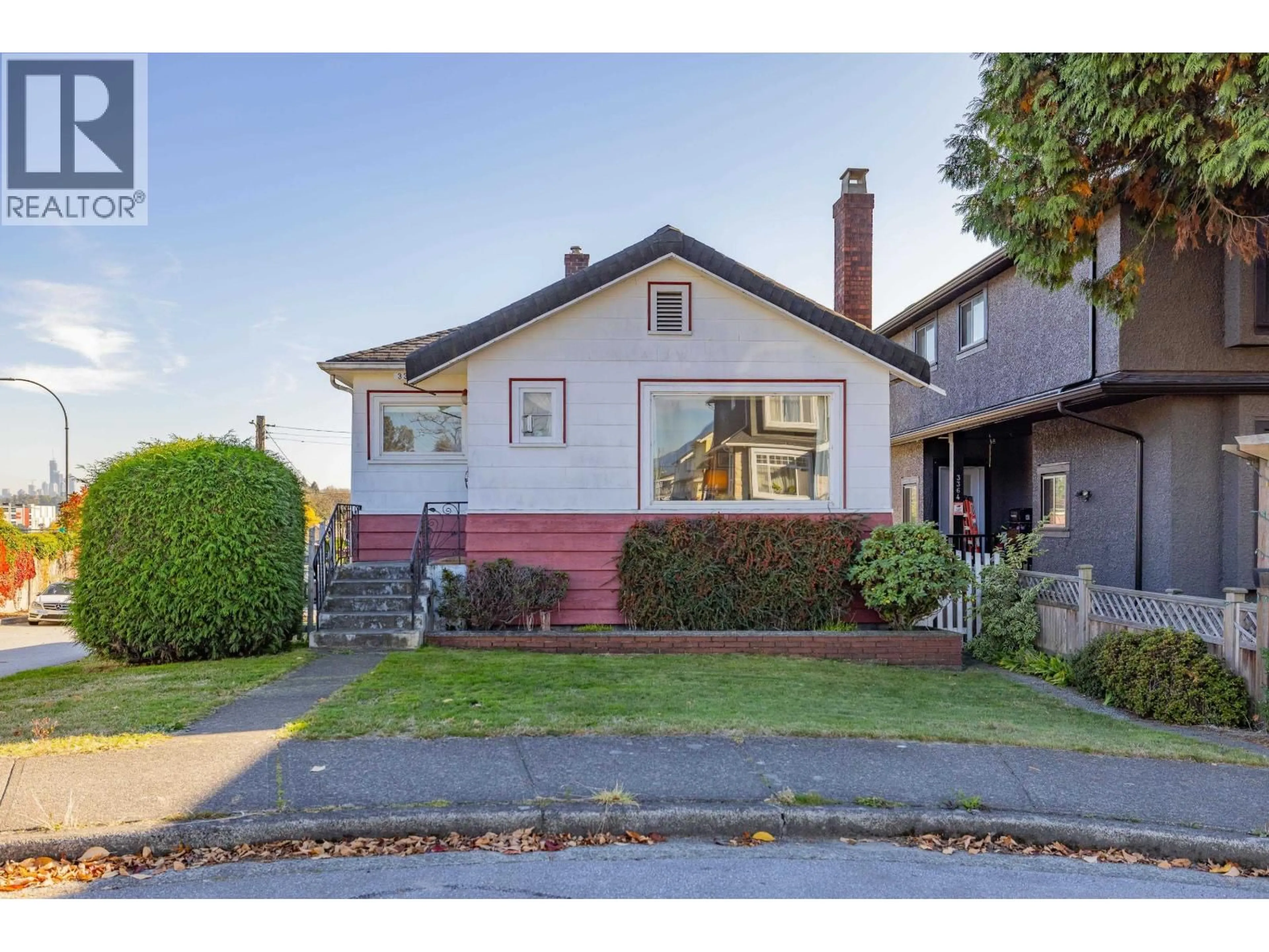 Home with vinyl exterior material, street for 3368 PARKER STREET, Vancouver British Columbia V5K2V9