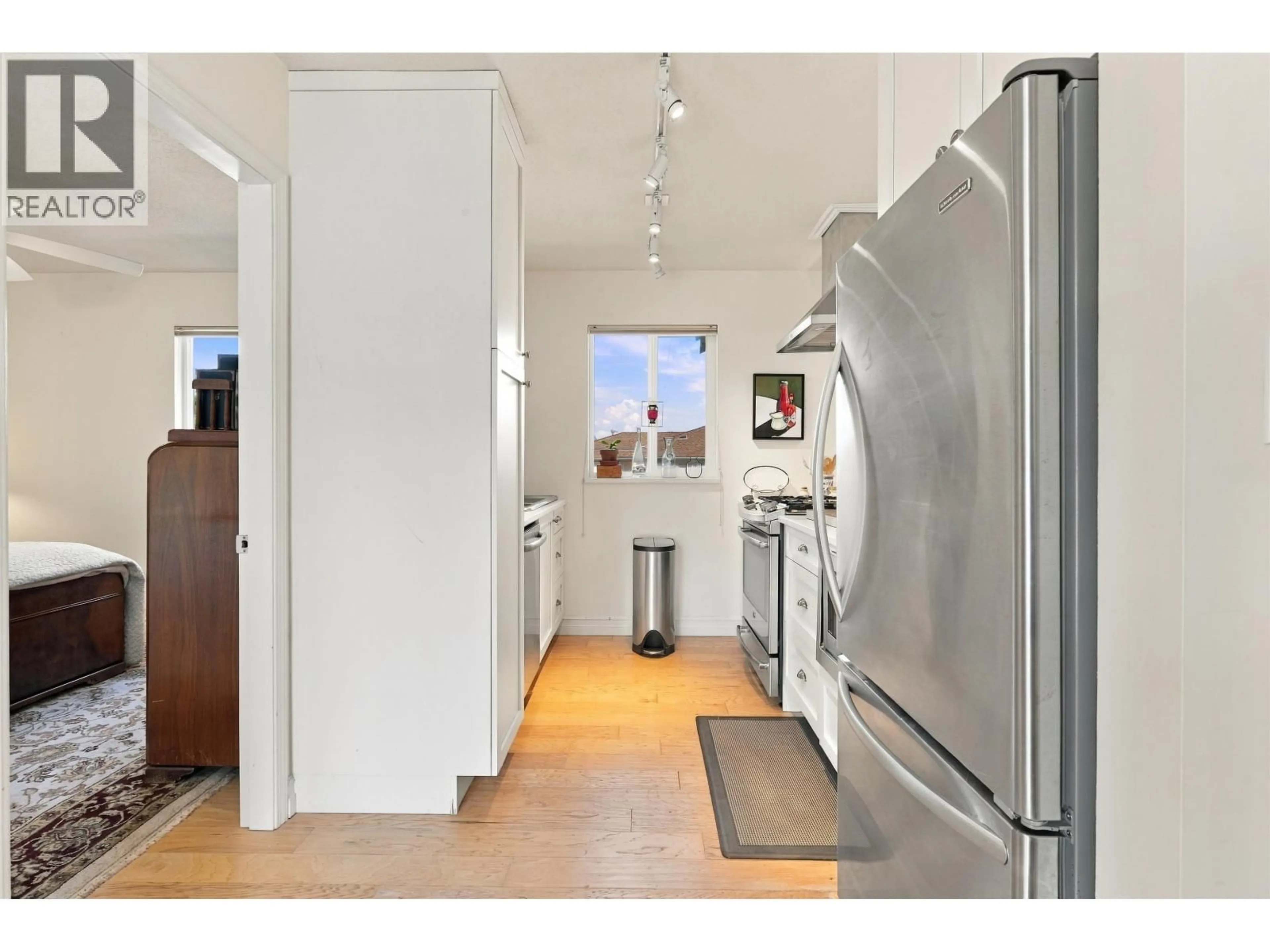 Kitchen with laundary machines, unknown for 15 - 699 DOUGALL ROAD, Gibsons British Columbia V0N1V8