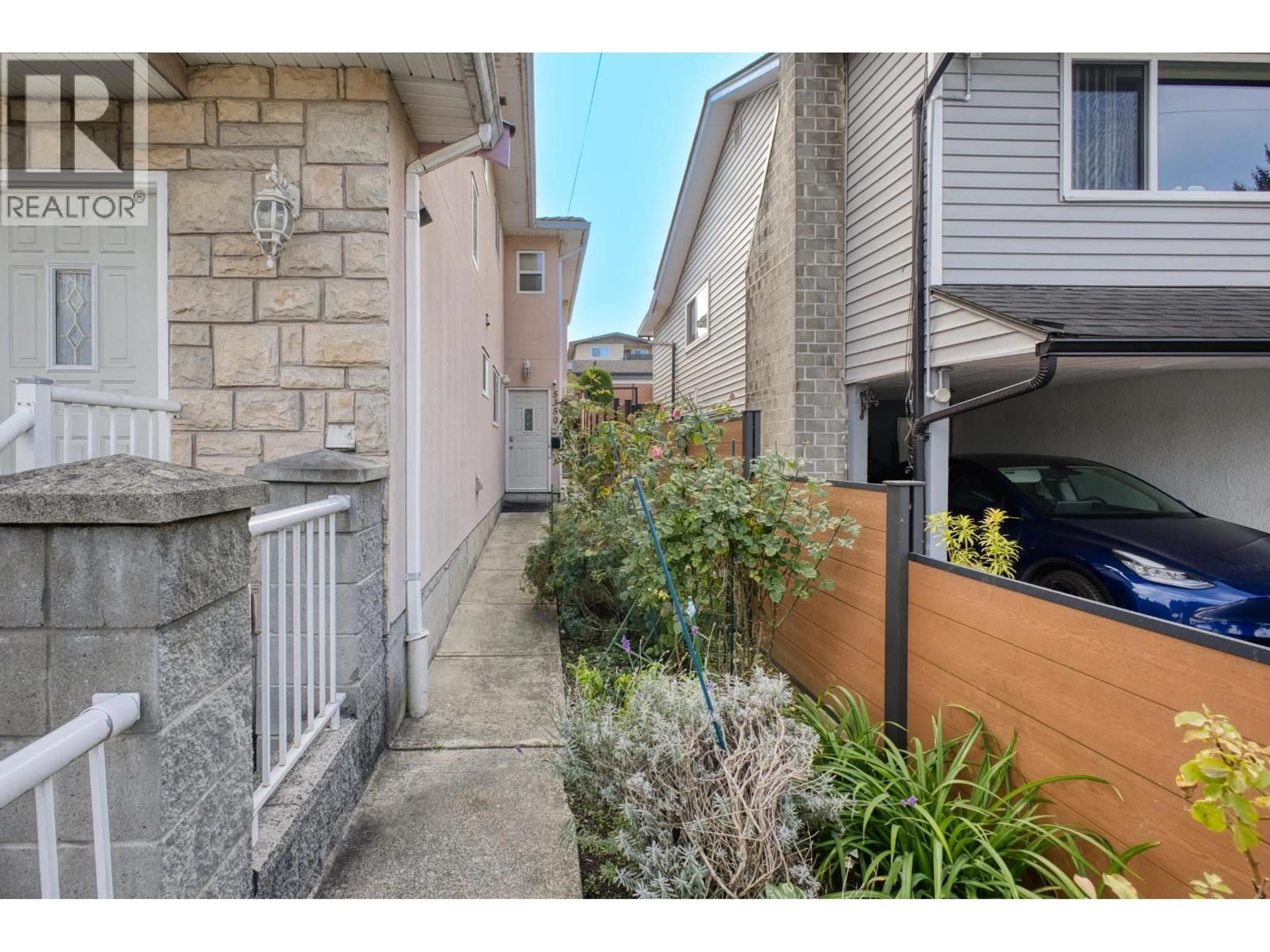 Patio, street for 5350 MANOR STREET, Burnaby British Columbia V5G1B7