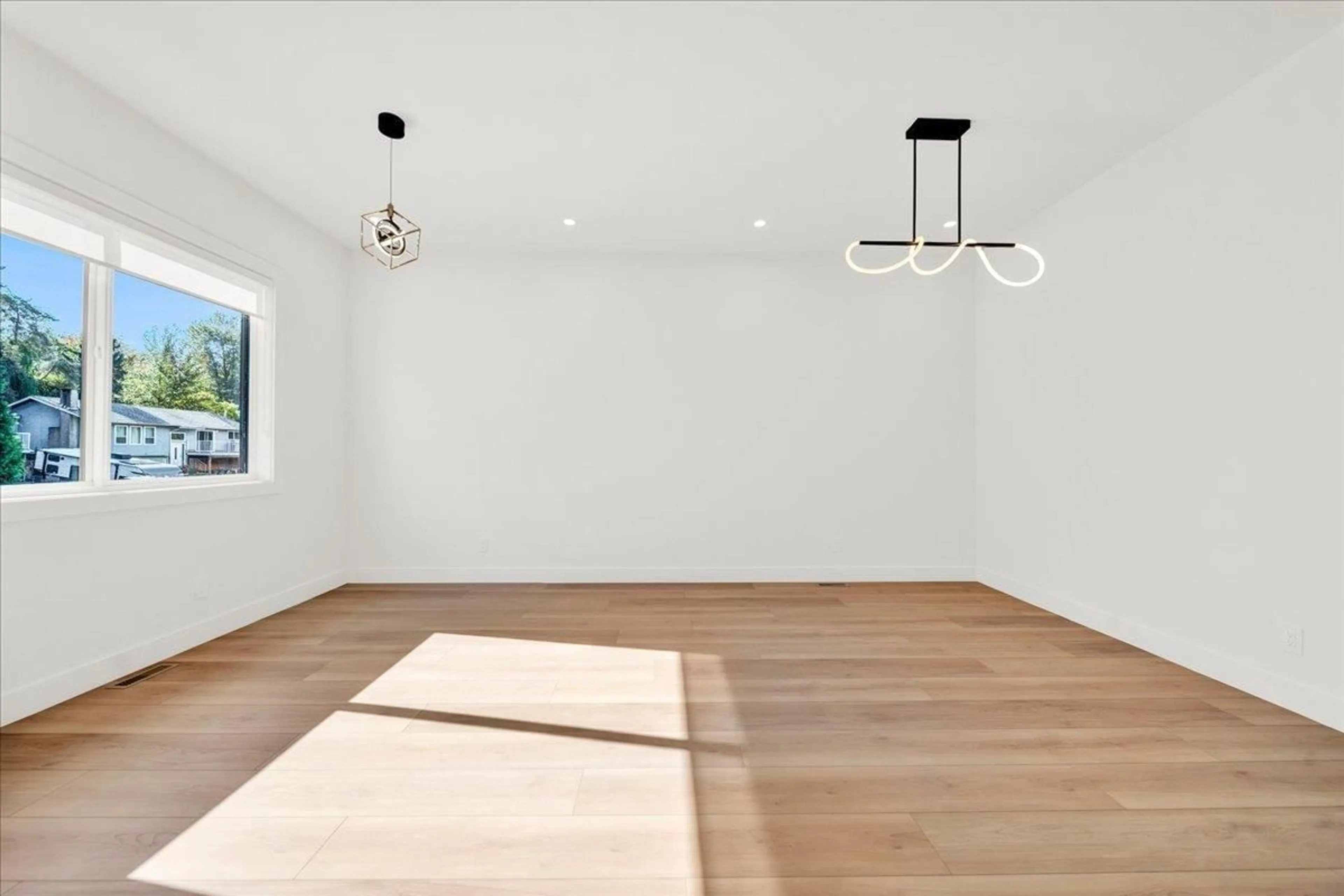 A pic of a room for 102 - 13437 CRESTVIEW DRIVE, Surrey British Columbia V3R6V3