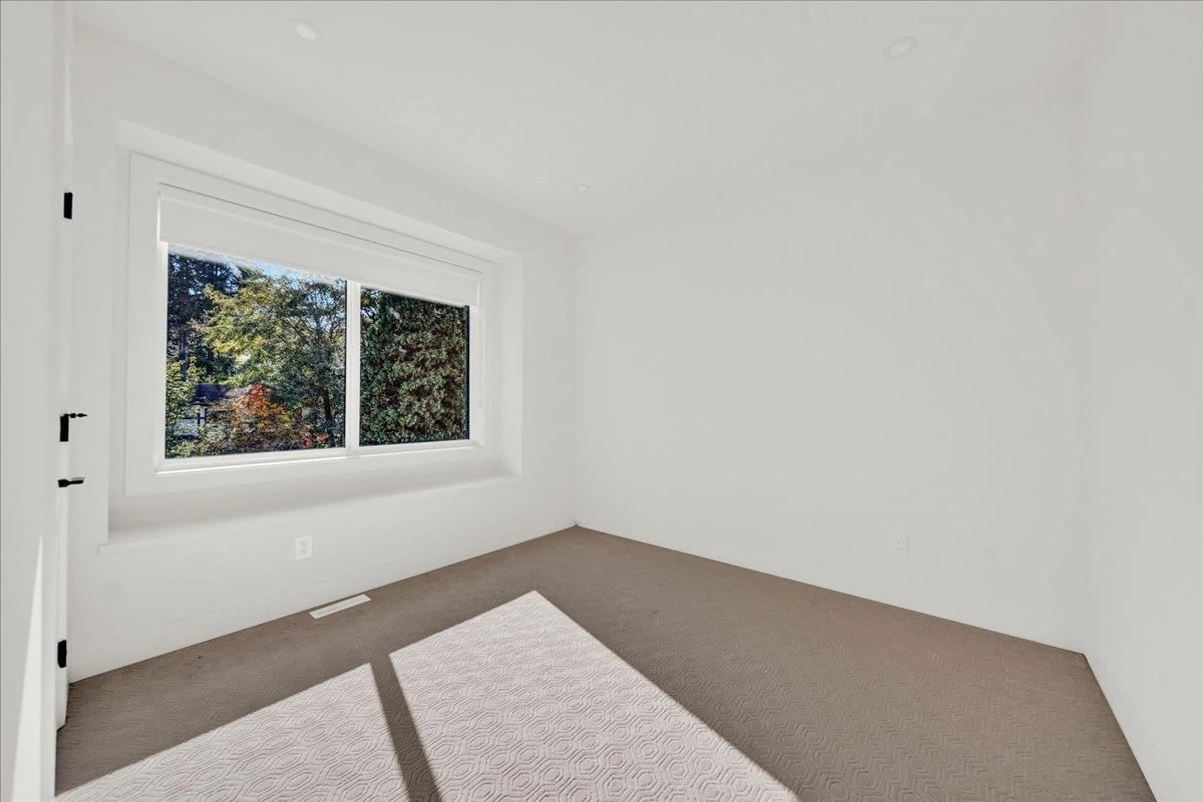 A pic of a room for 102 - 13437 CRESTVIEW DRIVE, Surrey British Columbia V3R6V3