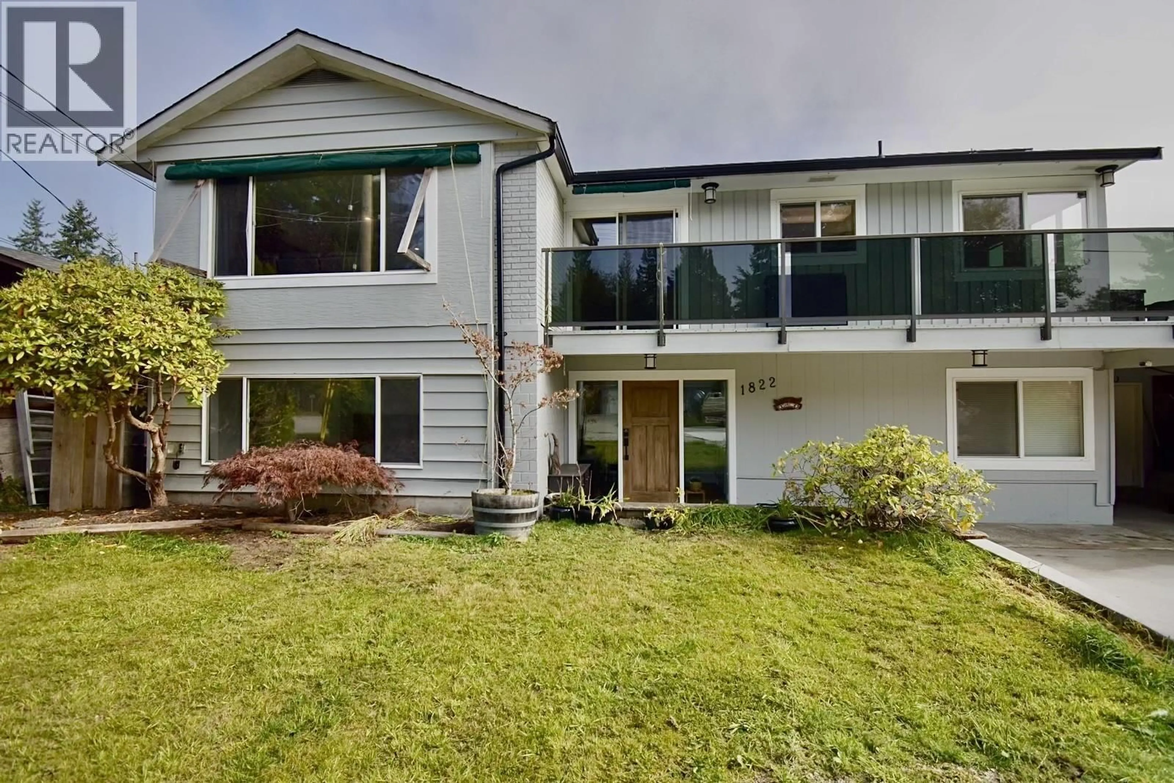 Home with vinyl exterior material, unknown for 1822 HALL ROAD, Sechelt British Columbia V7Z0A9