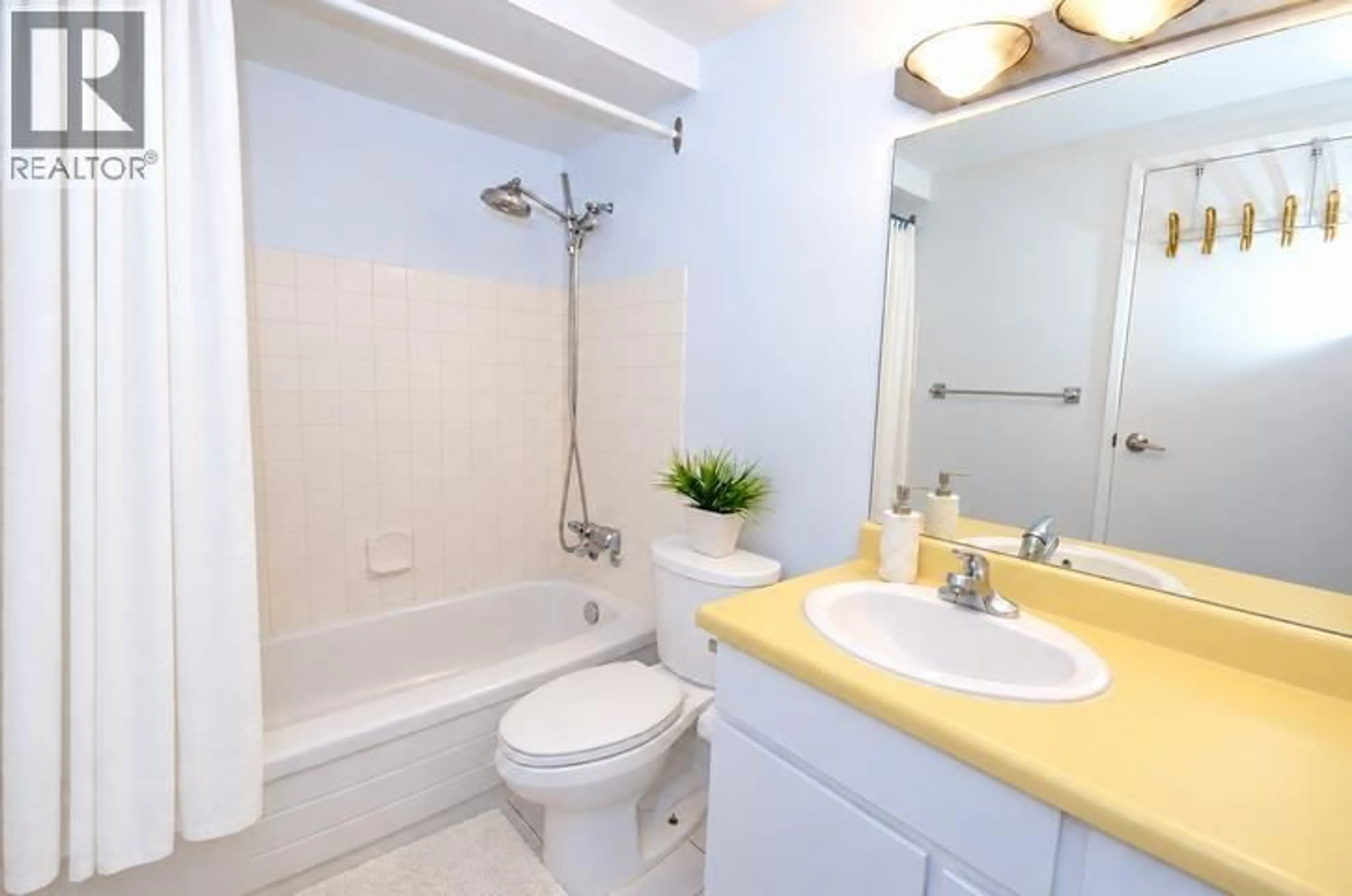 Standard bathroom, ceramic/tile floor for 225 - 8120 COLONIAL DRIVE, Richmond British Columbia V7C4V2