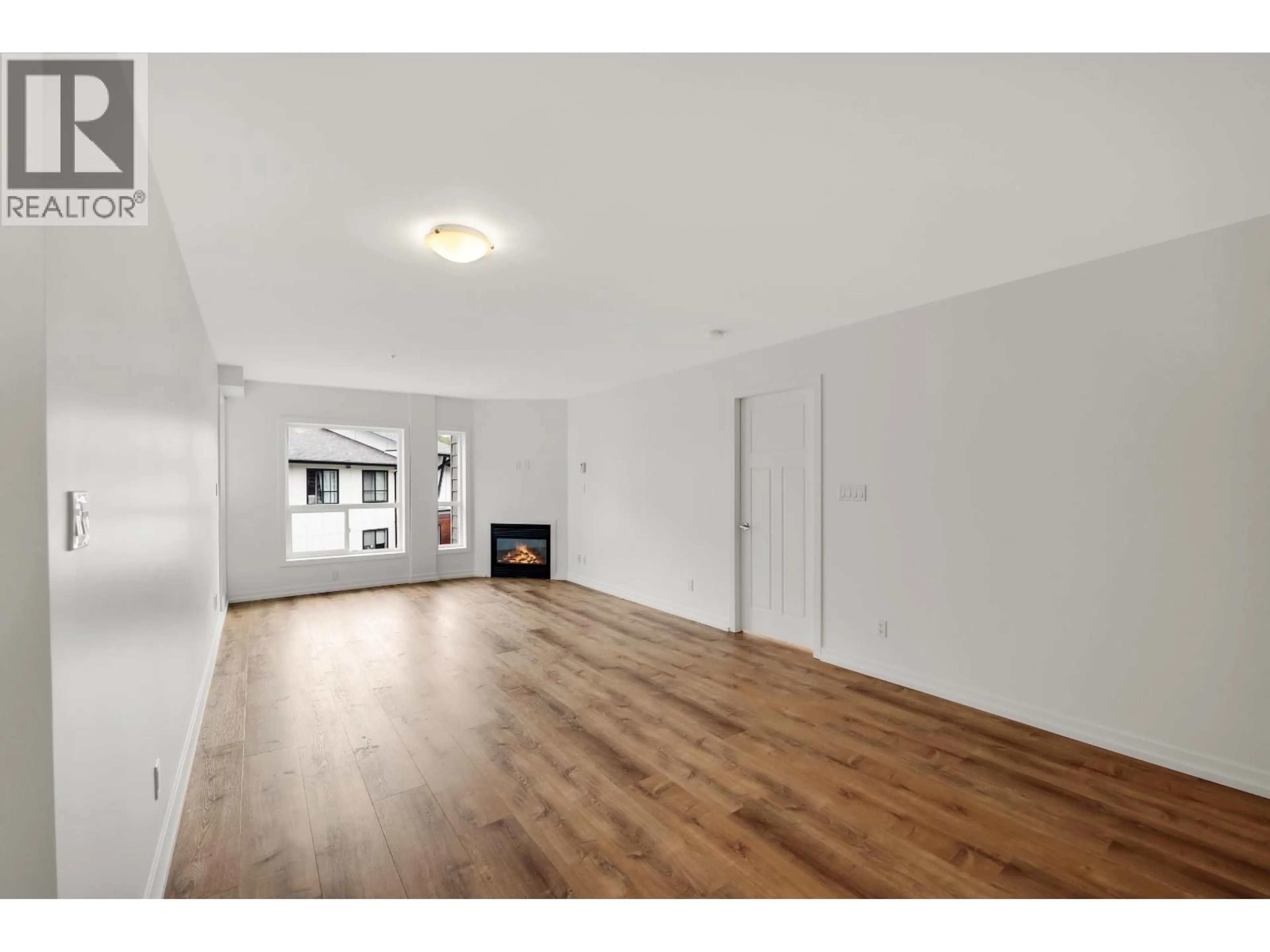 A pic of a room for 305 - 1212 MAIN STREET, Squamish British Columbia V8B0S1