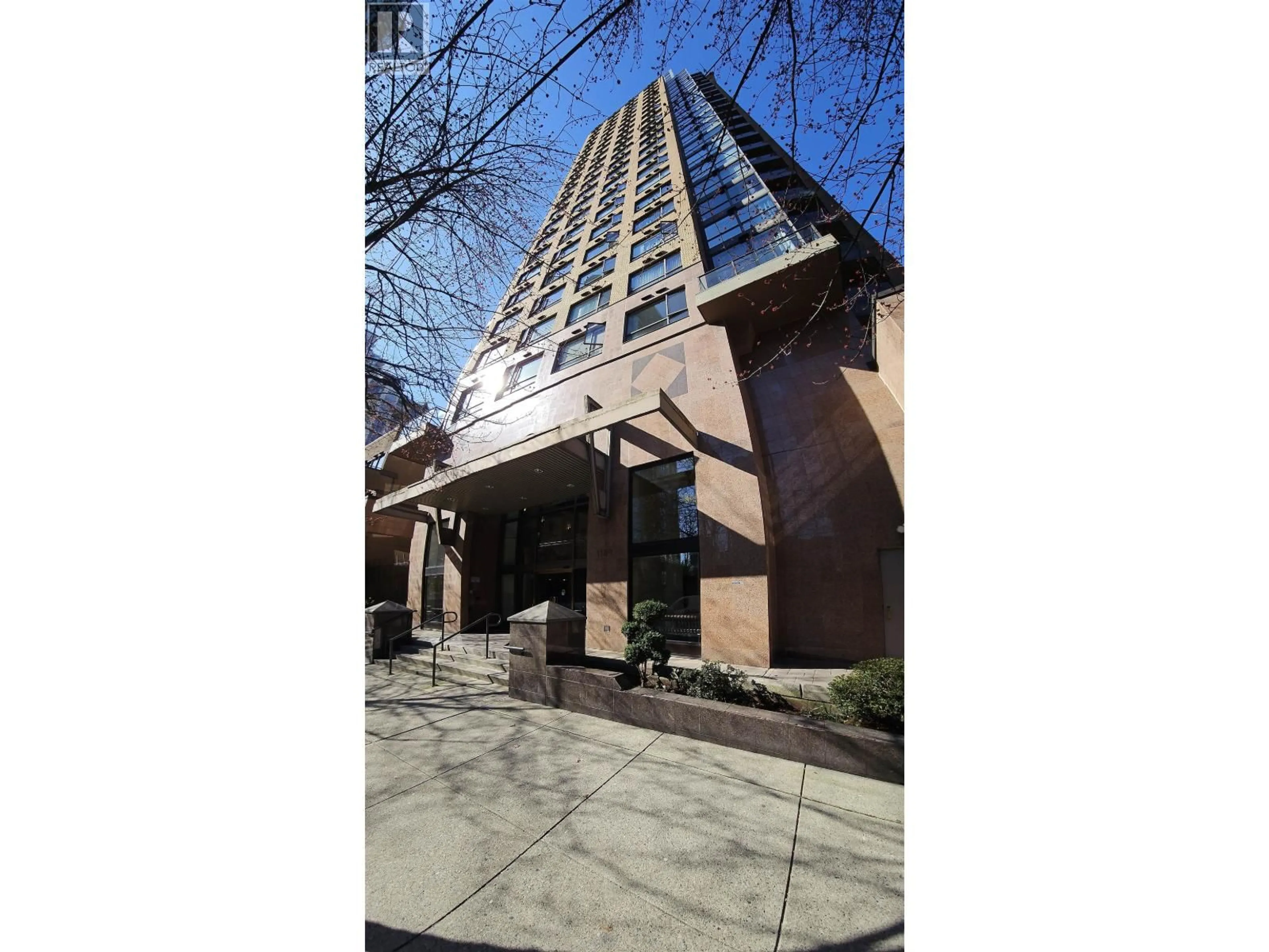 Indoor foyer for 1003 - 1189 HOWE STREET, Vancouver British Columbia V6Z2X4