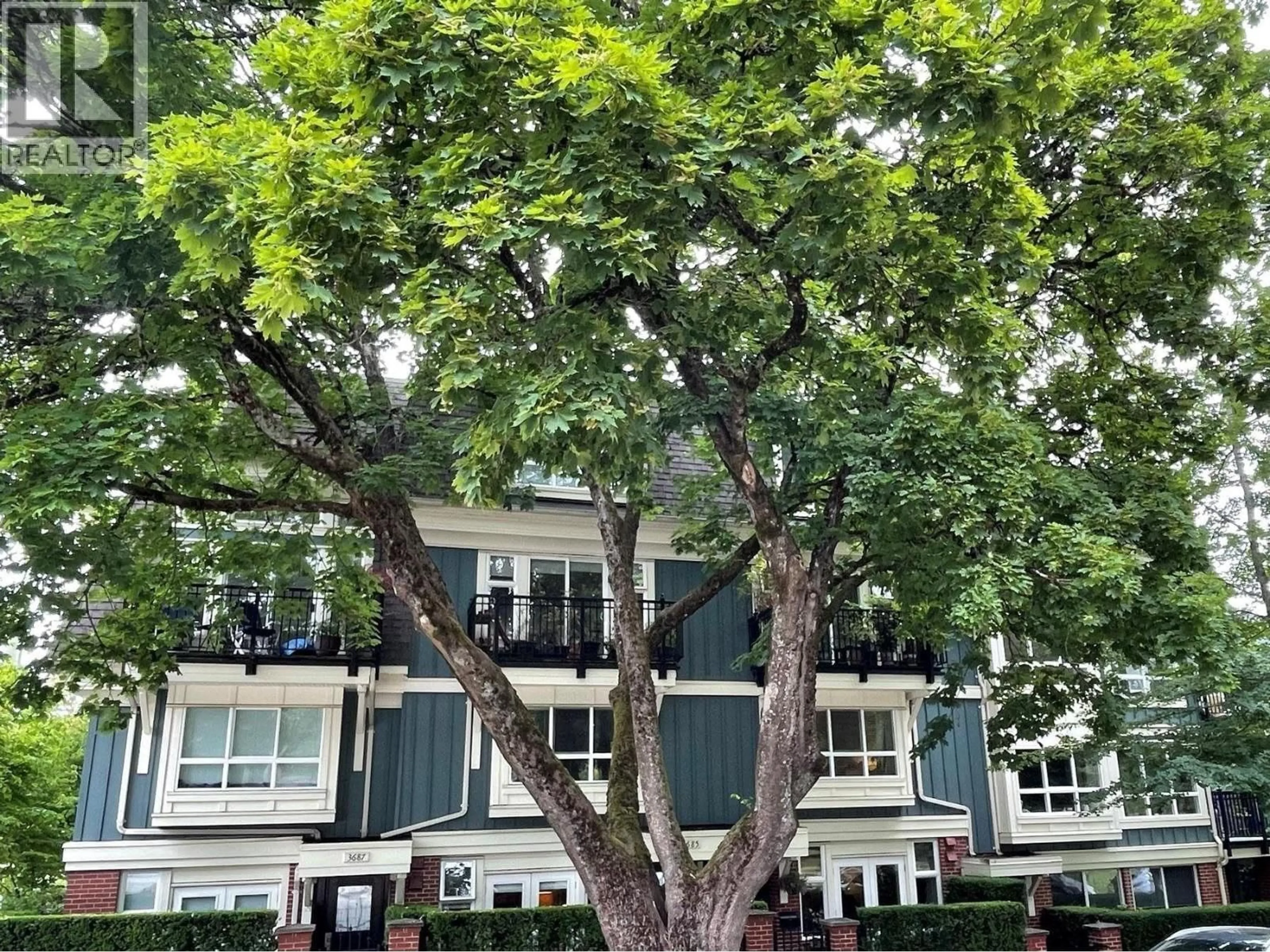 A pic from outside/outdoor area/front of a property/back of a property/a pic from drone, street for 3685 - W 12TH AVENUE, Vancouver British Columbia V6R2N5