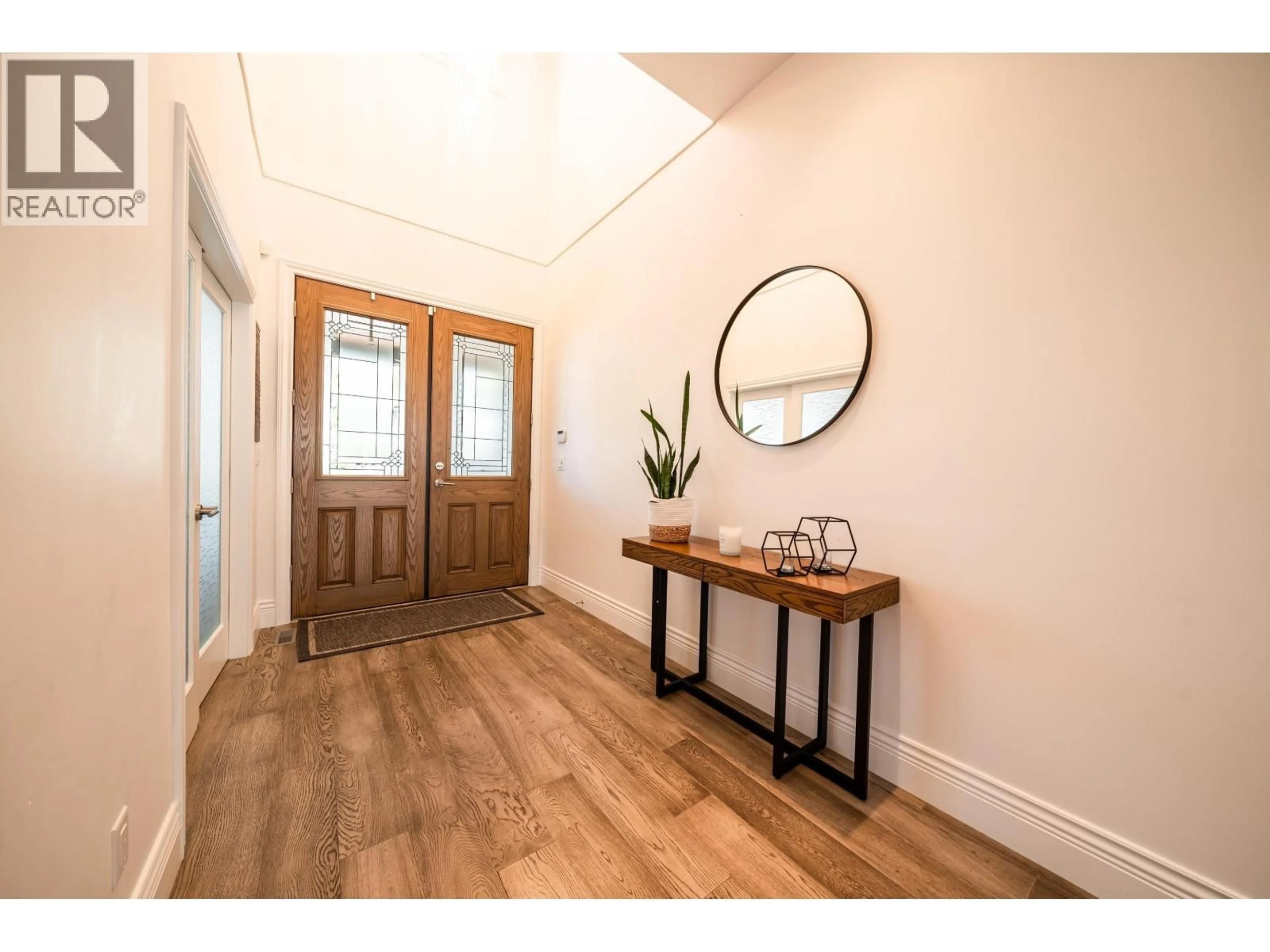 Indoor entryway for 20142 123A AVENUE, Maple Ridge British Columbia V2X6A7