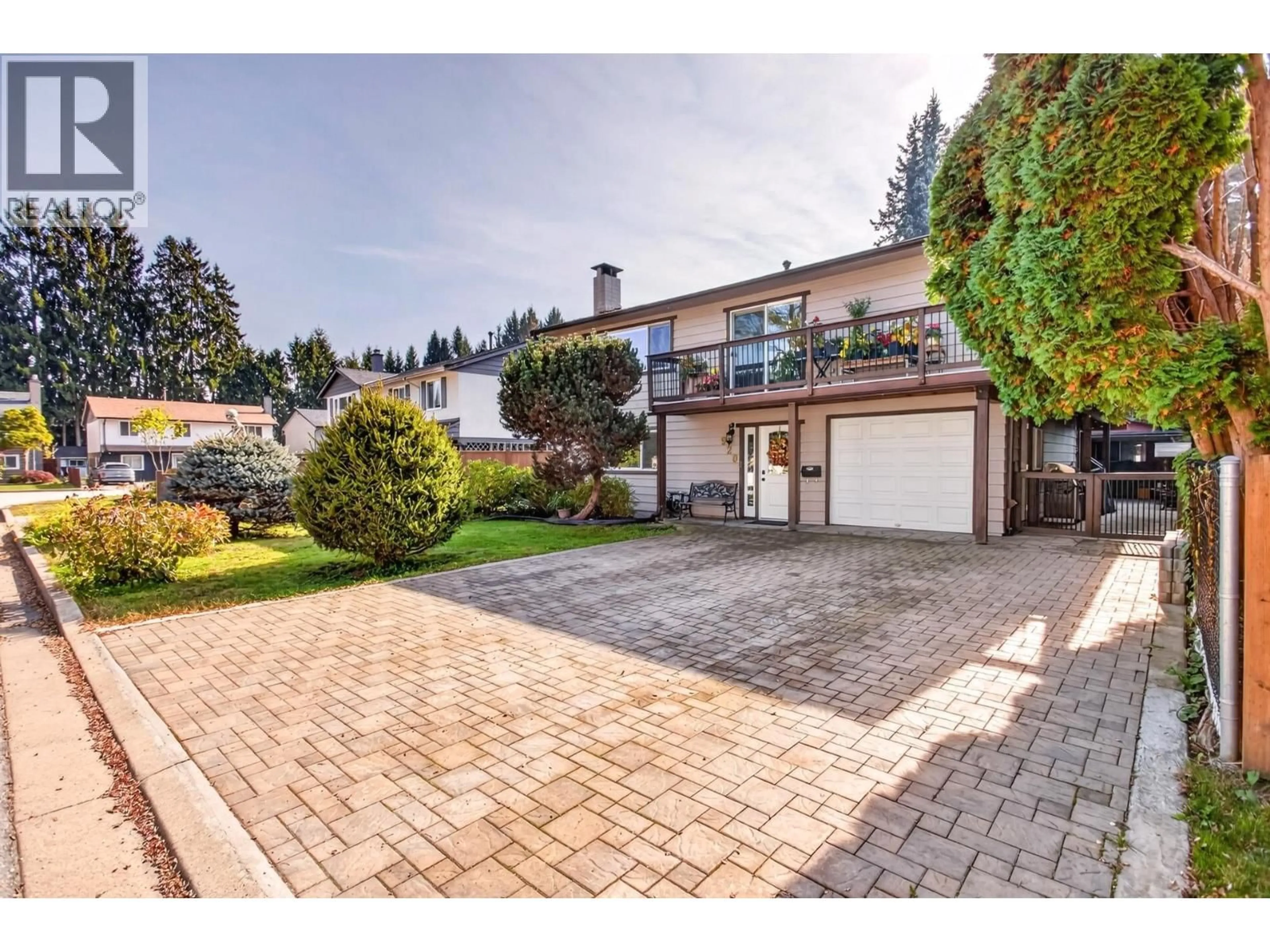 A pic from outside/outdoor area/front of a property/back of a property/a pic from drone, street for 920 RAYMOND AVENUE, Coquitlam British Columbia V3B2M5