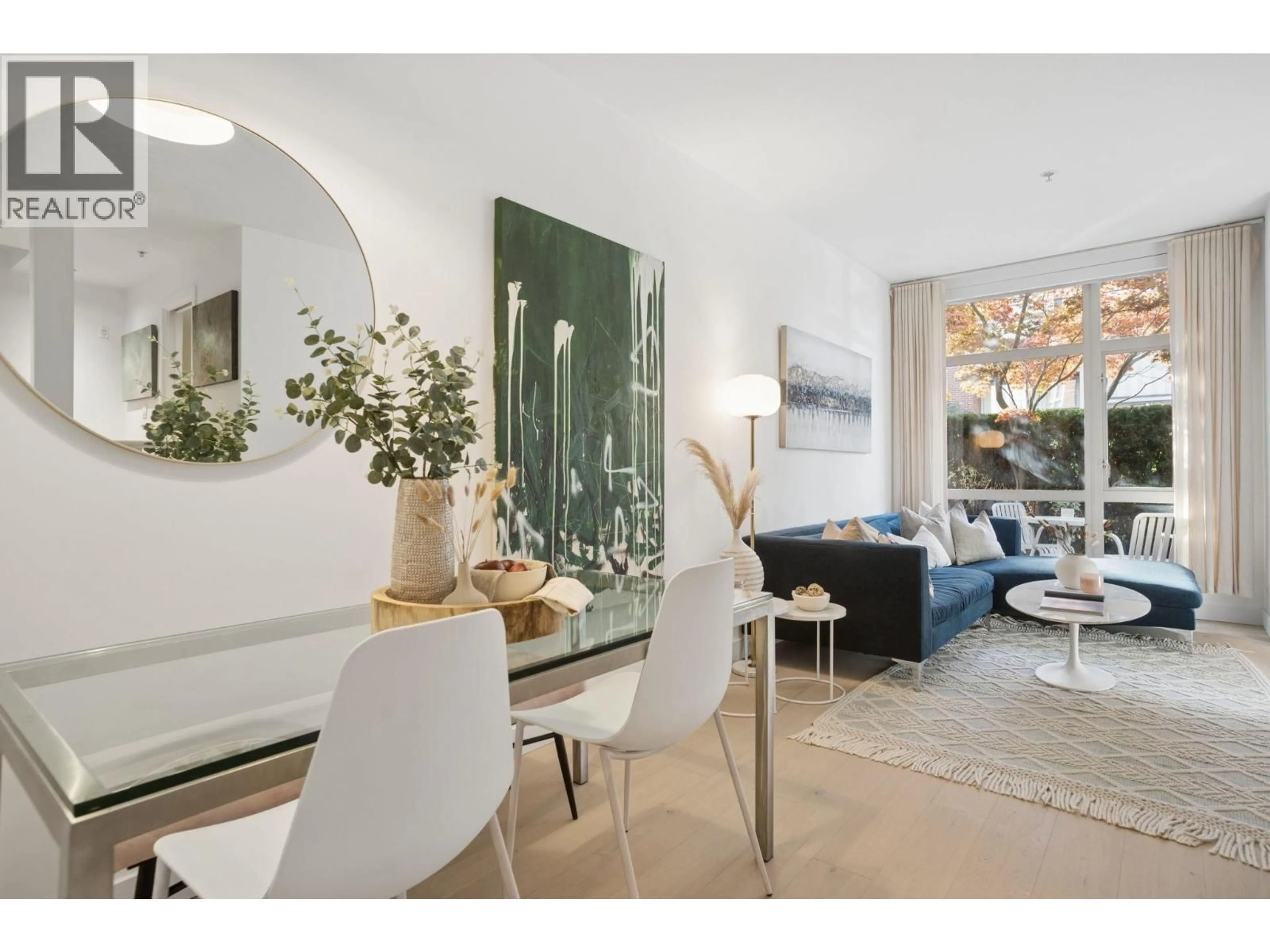 Living room with furniture, unknown for 2818 WATSON STREET, Vancouver British Columbia V5T3H3