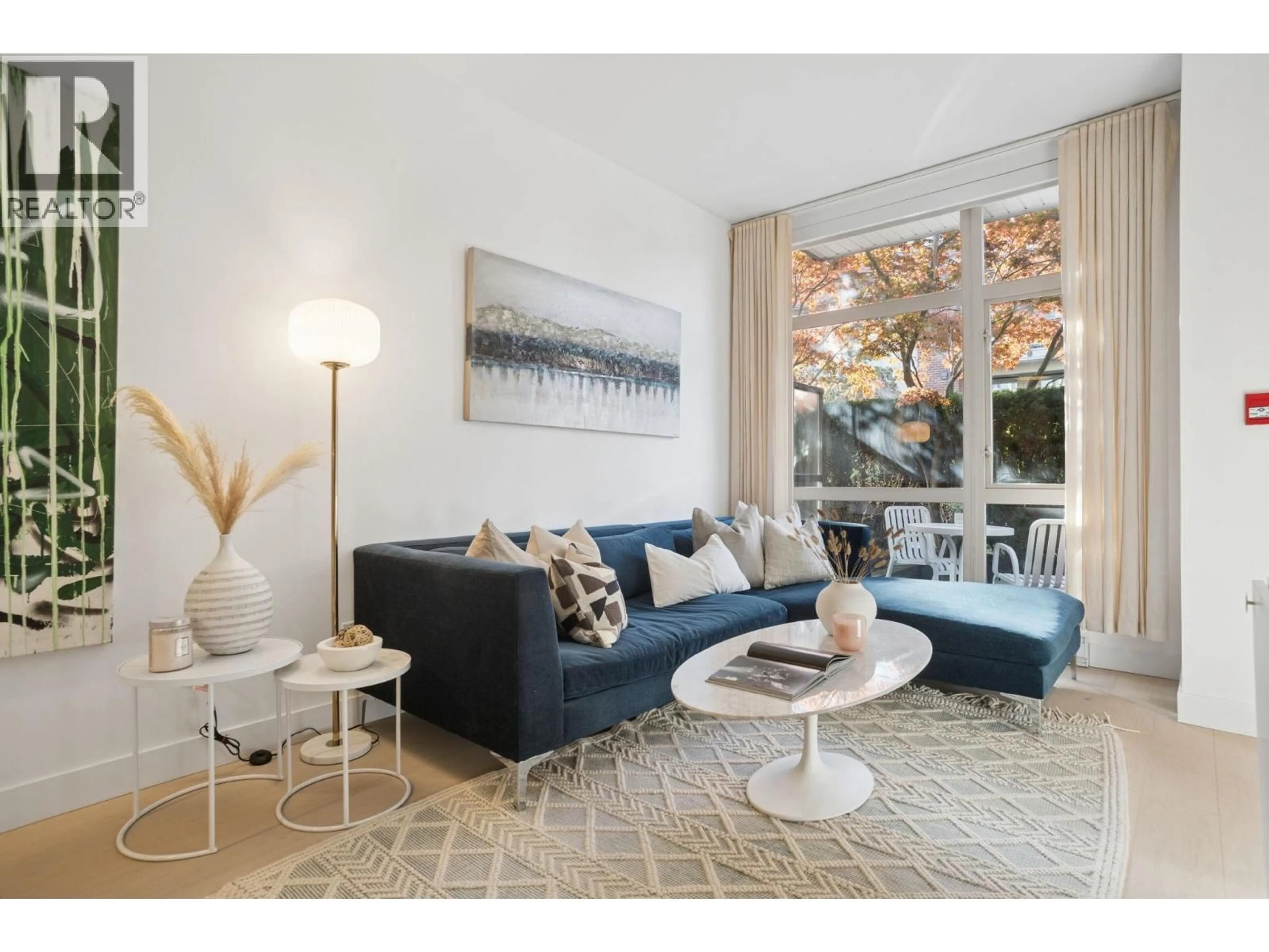 Living room with furniture, unknown for 2818 WATSON STREET, Vancouver British Columbia V5T3H3