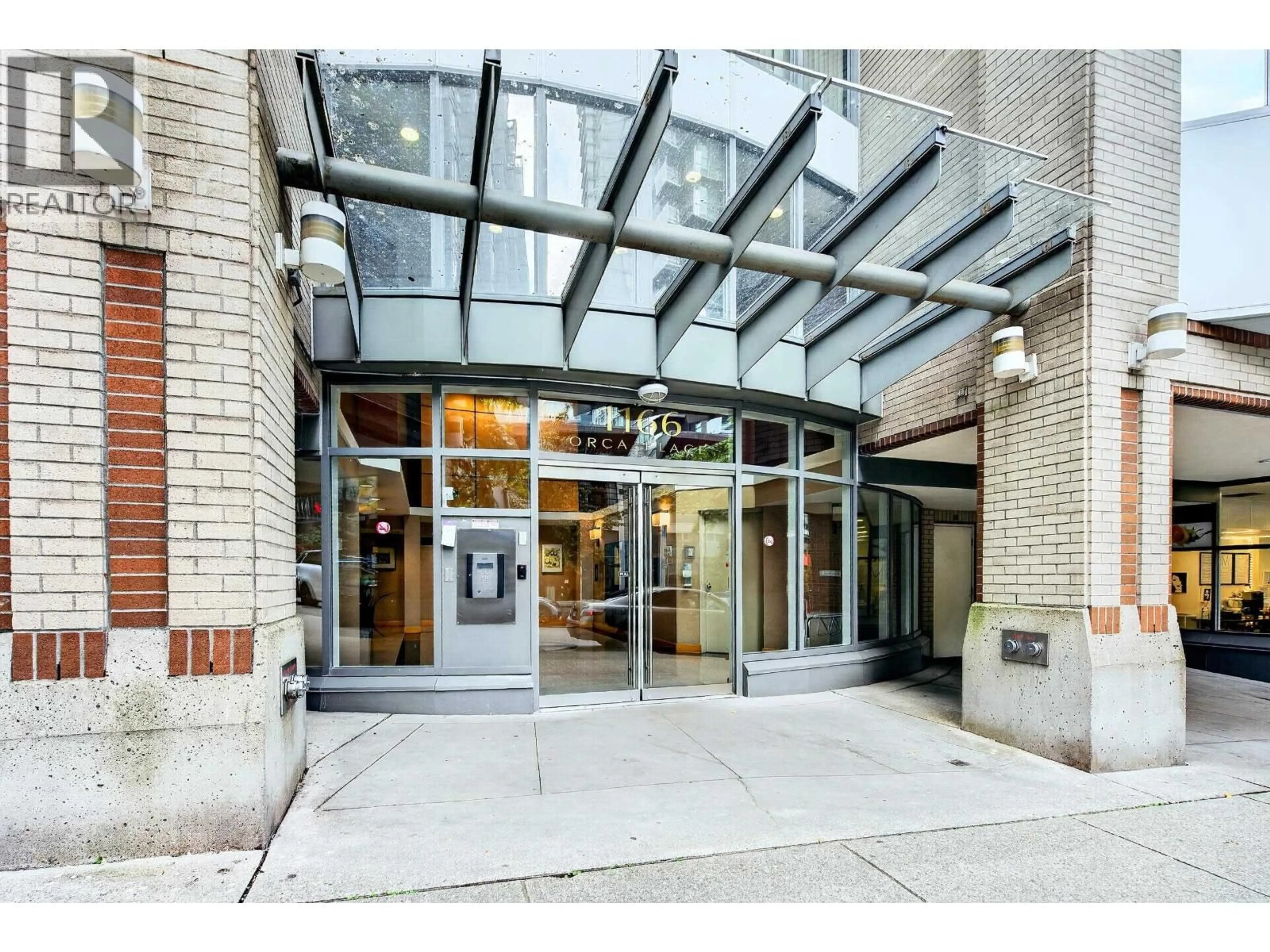 Indoor foyer for 506 - 1166 MELVILLE STREET, Vancouver British Columbia V6E4P5