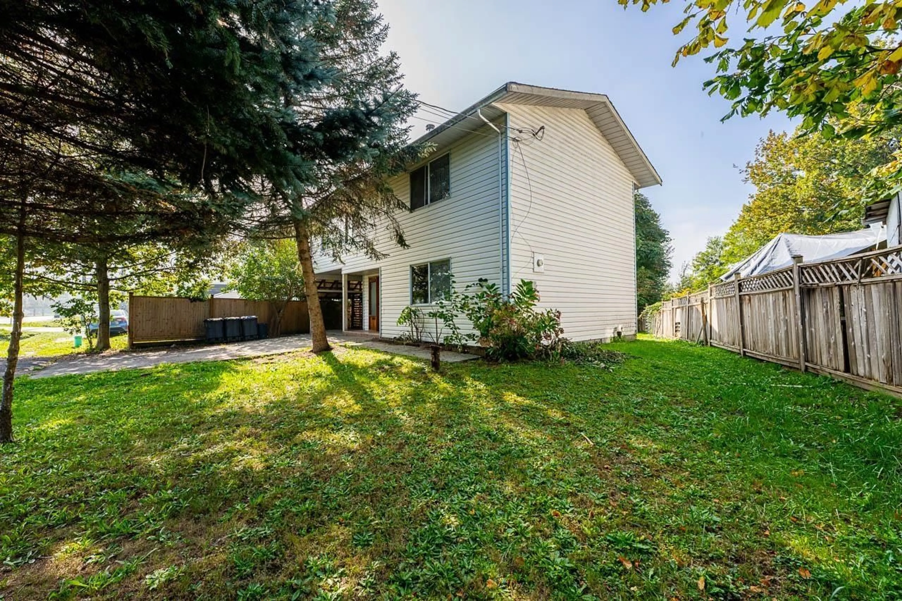 Patio, unknown for 11525 125A STREET, Surrey British Columbia V3V5A6