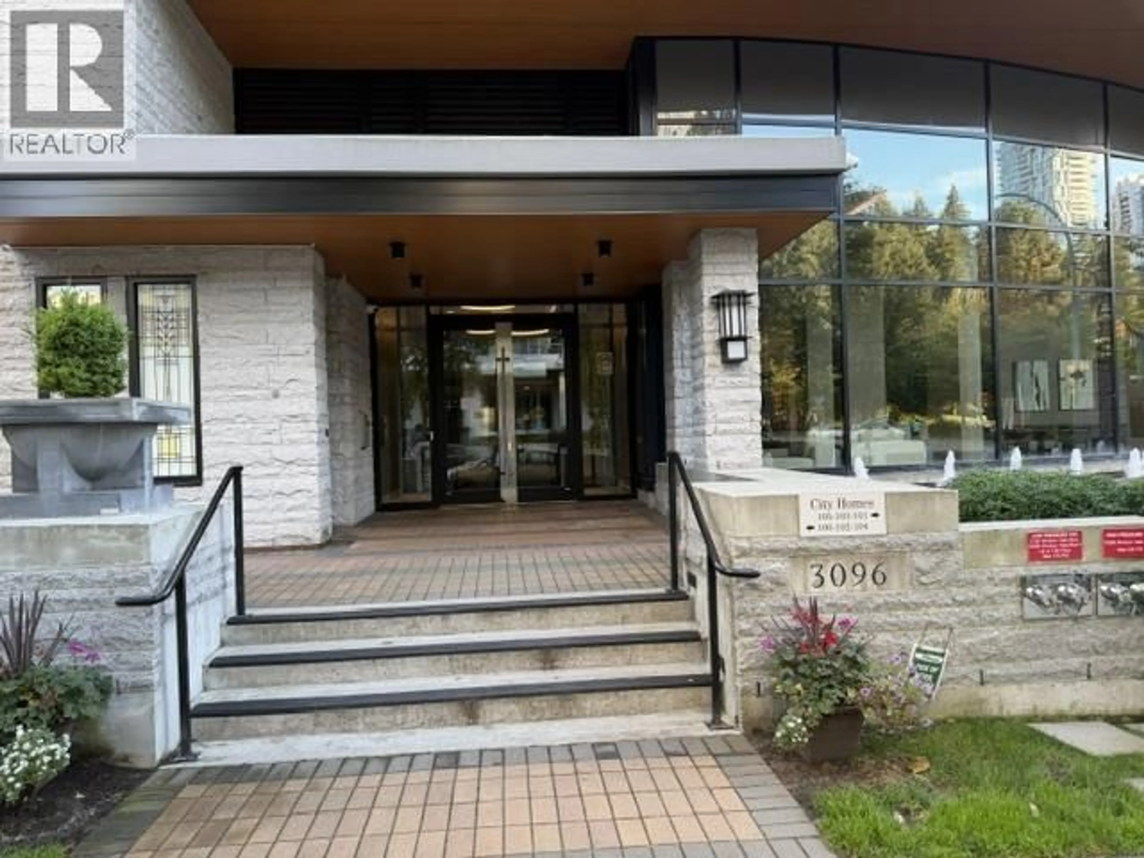 Indoor foyer for 1505 - 3096 WINDSOR GATE, Coquitlam British Columbia V3B0P4