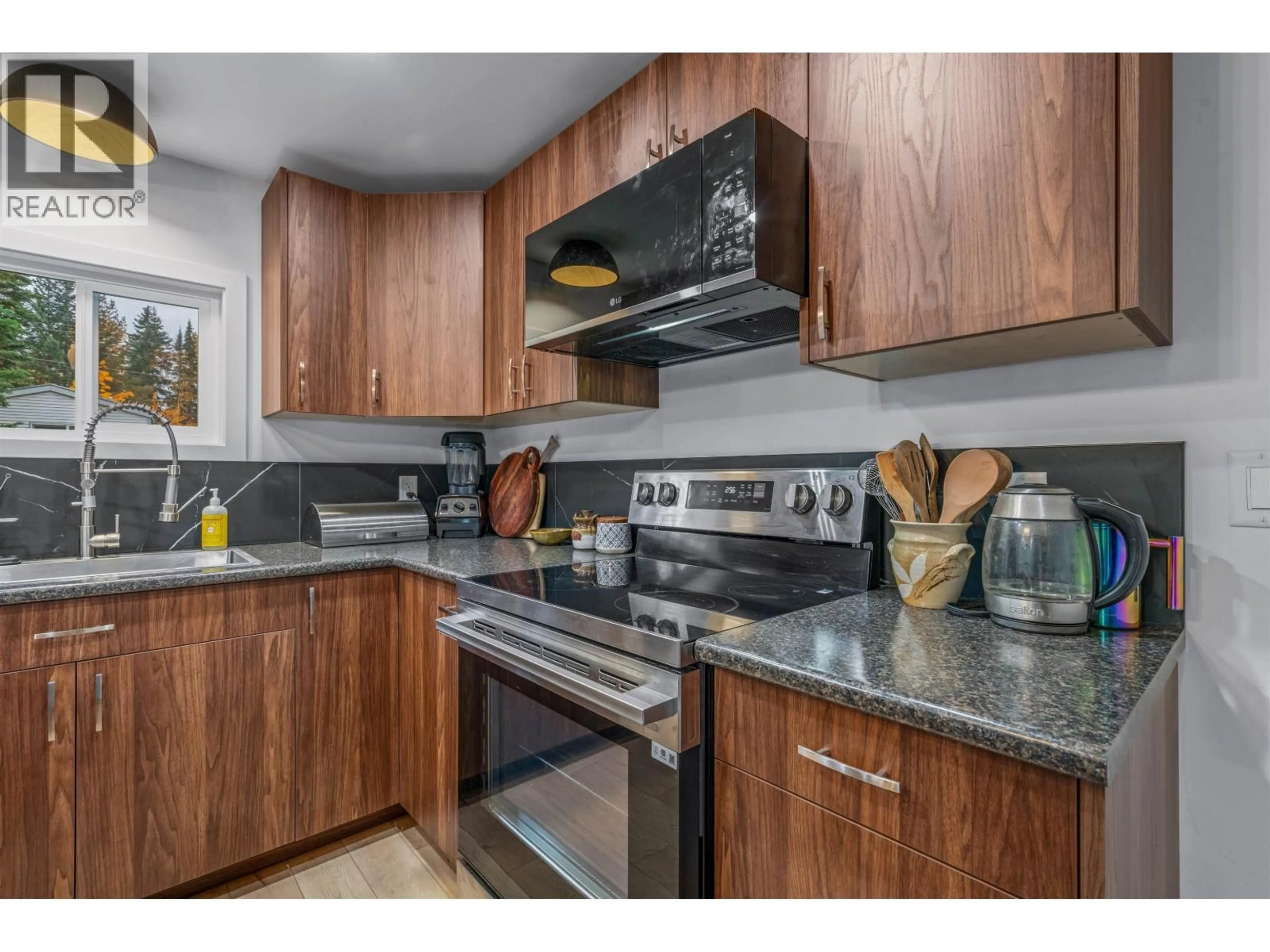 Standard kitchen, unknown for 4086 NORDIC DRIVE, Prince George British Columbia V2K3T9