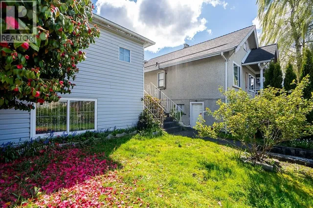 4712 VICTORIA DRIVE, Vancouver 3