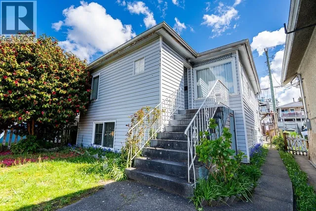 4712 VICTORIA DRIVE, Vancouver 4