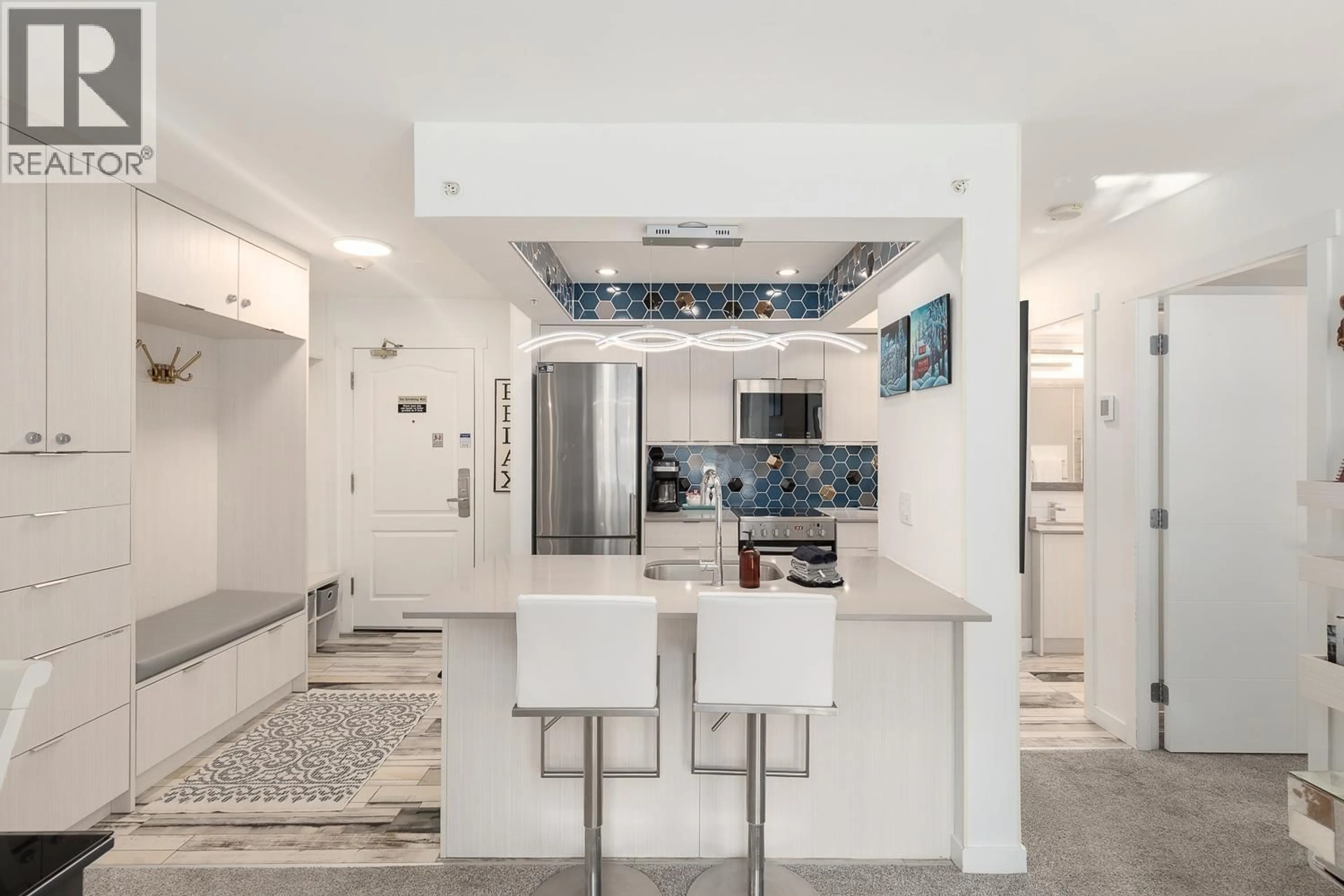 Contemporary kitchen, ceramic/tile floor for 319 - 4809 SPEARHEAD DRIVE, Whistler British Columbia V8E1E8