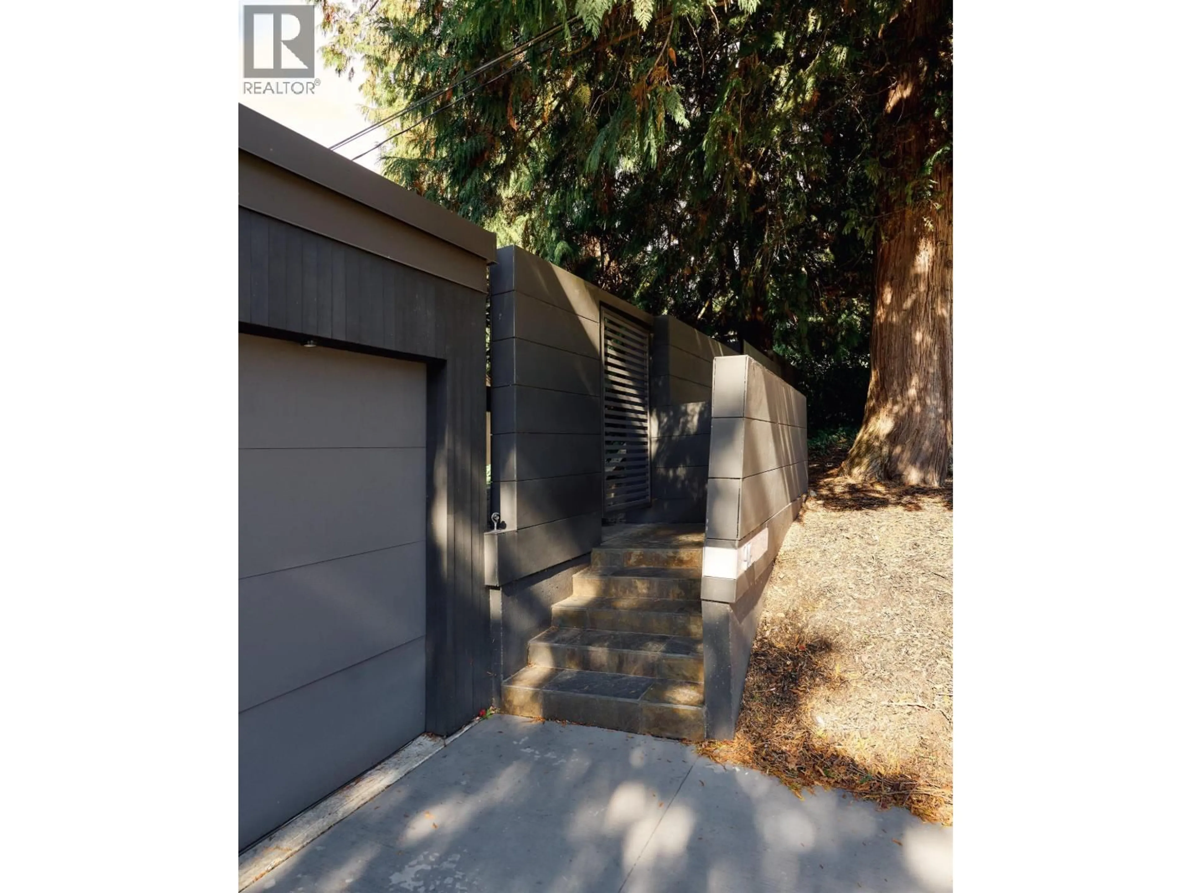 Unknown for 945 15TH STREET, West Vancouver British Columbia V7T2T3