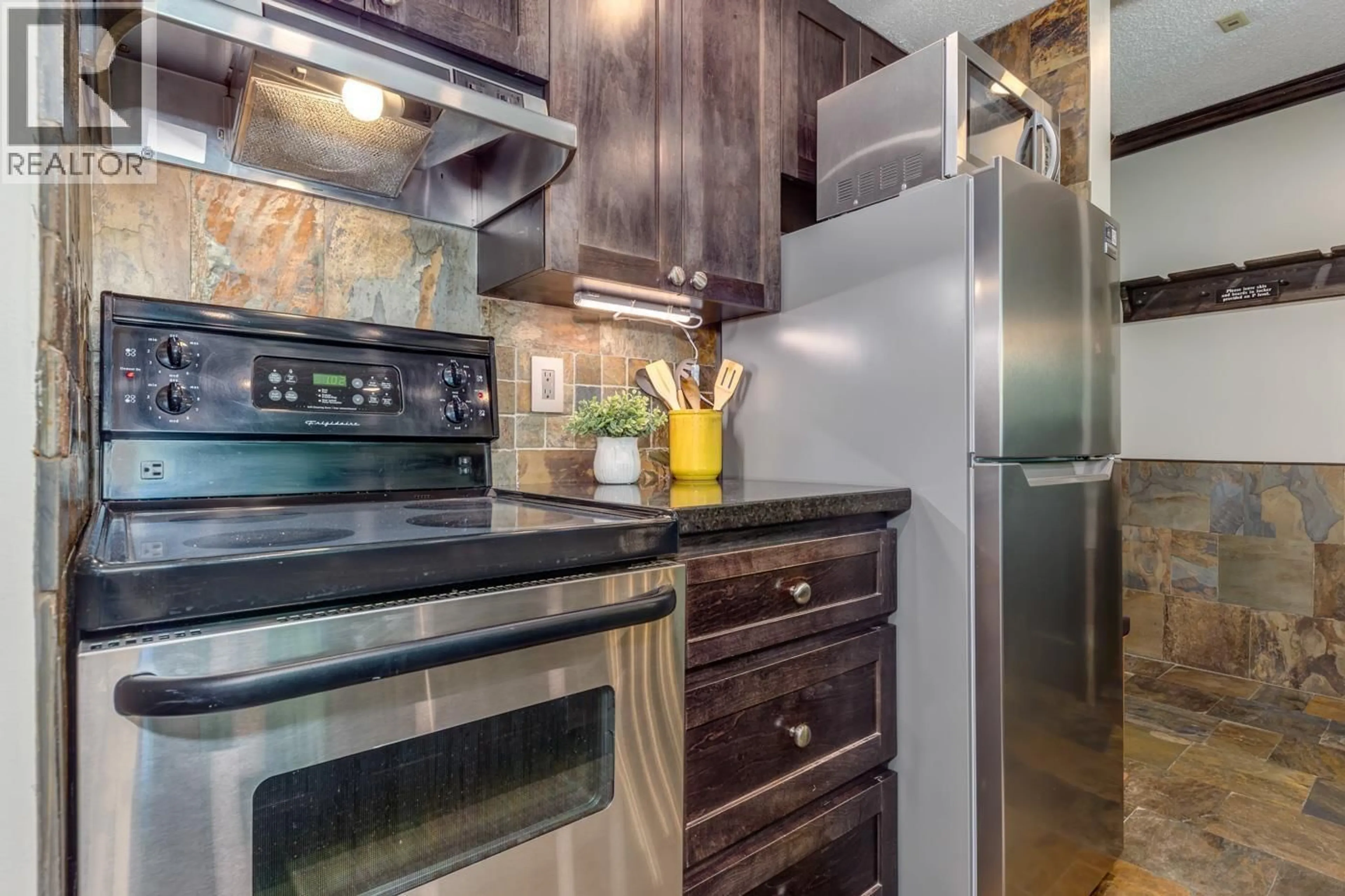 Standard kitchen, unknown for 404 - 4809 SPEARHEAD DRIVE, Whistler British Columbia V8E1E8
