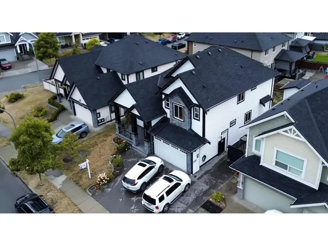 27641 LUNDERBERG AVENUE, Abbotsford 2